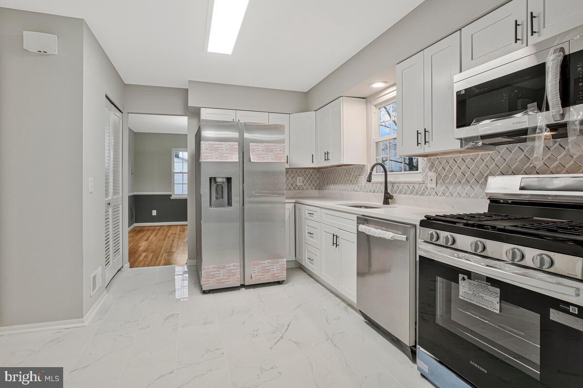 WOODBRIDGE VALLEY - Residential