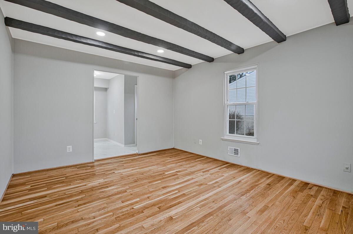 WOODBRIDGE VALLEY - Residential