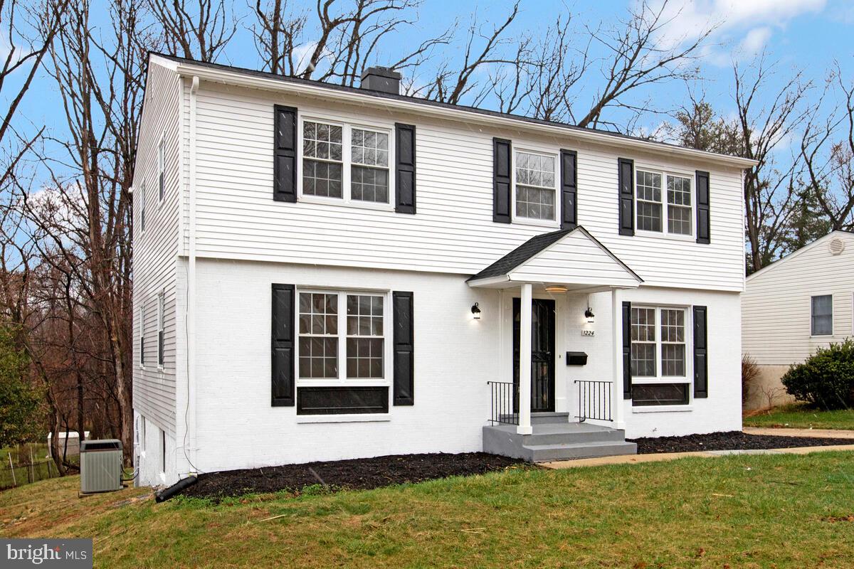 WOODBRIDGE VALLEY - Residential