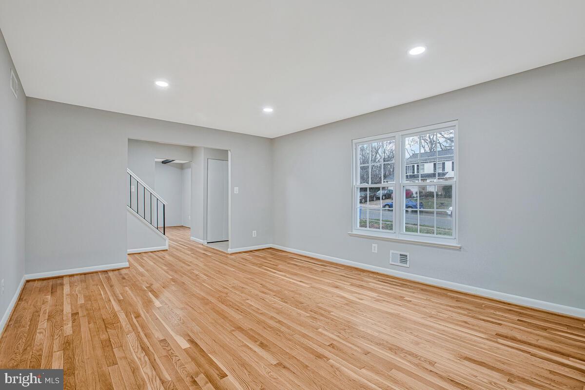 WOODBRIDGE VALLEY - Residential