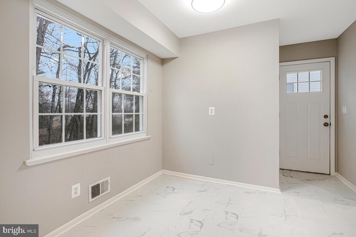 WOODBRIDGE VALLEY - Residential