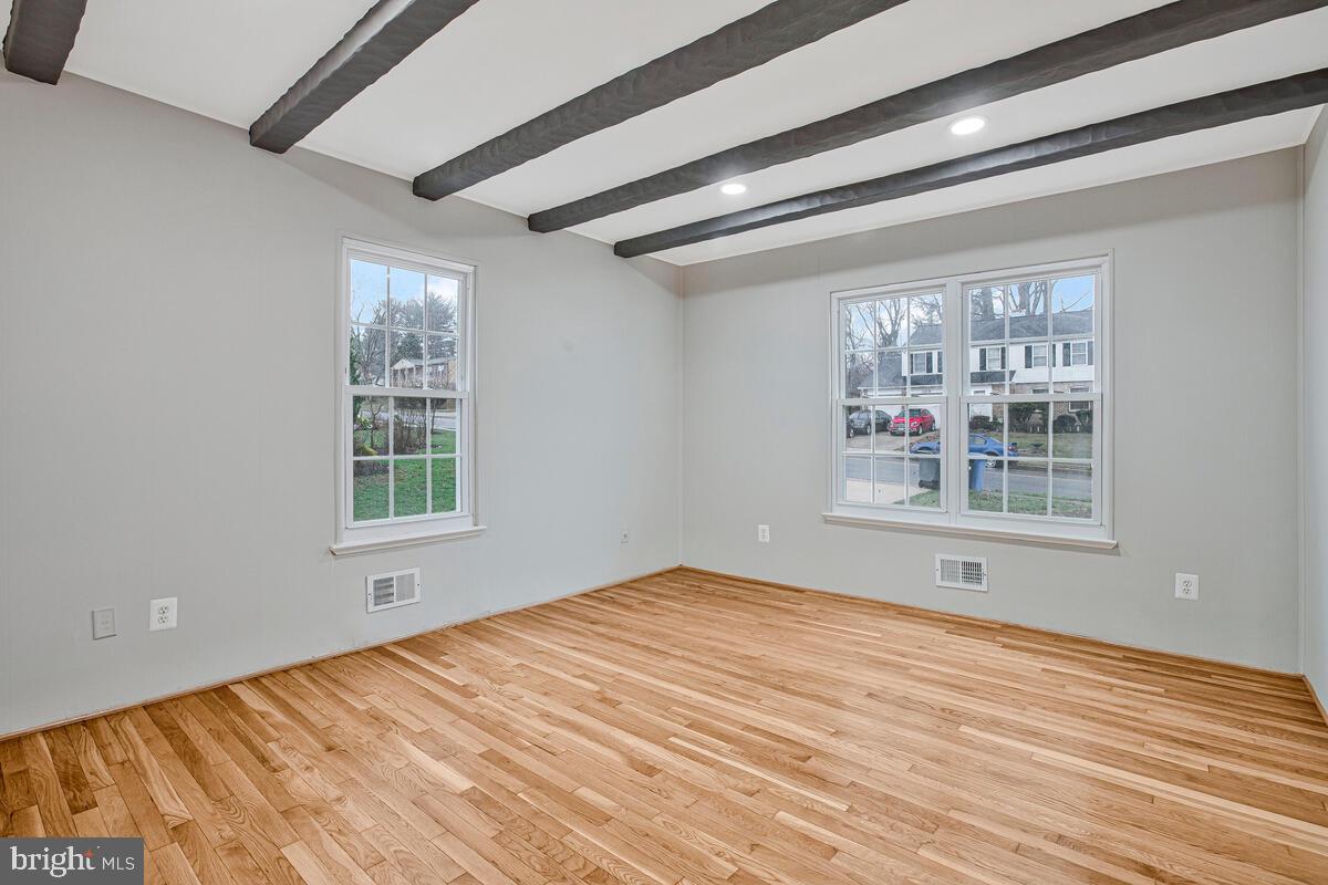 WOODBRIDGE VALLEY - Residential