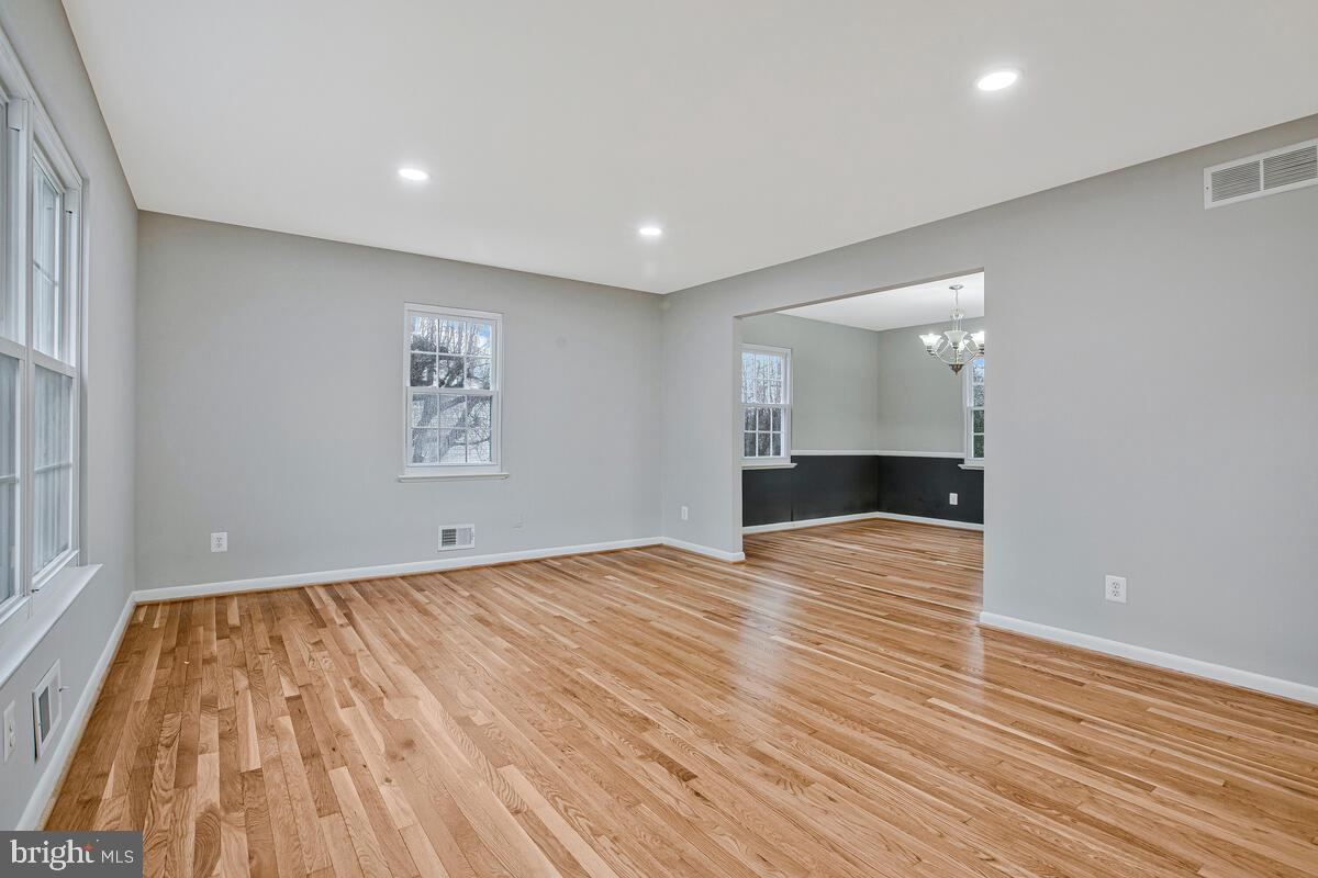 WOODBRIDGE VALLEY - Residential