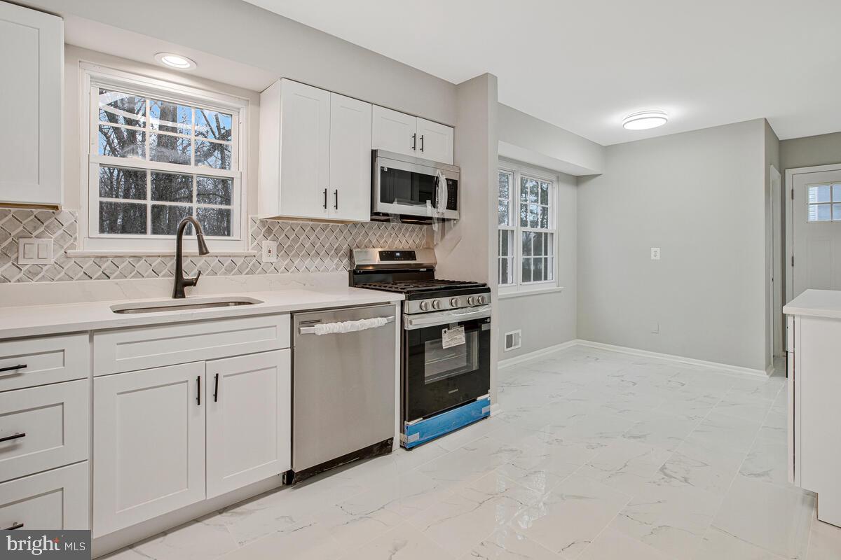 WOODBRIDGE VALLEY - Residential