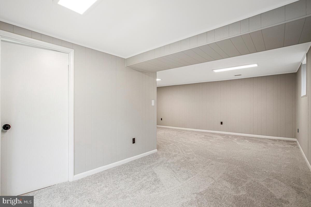 WOODBRIDGE VALLEY - Residential