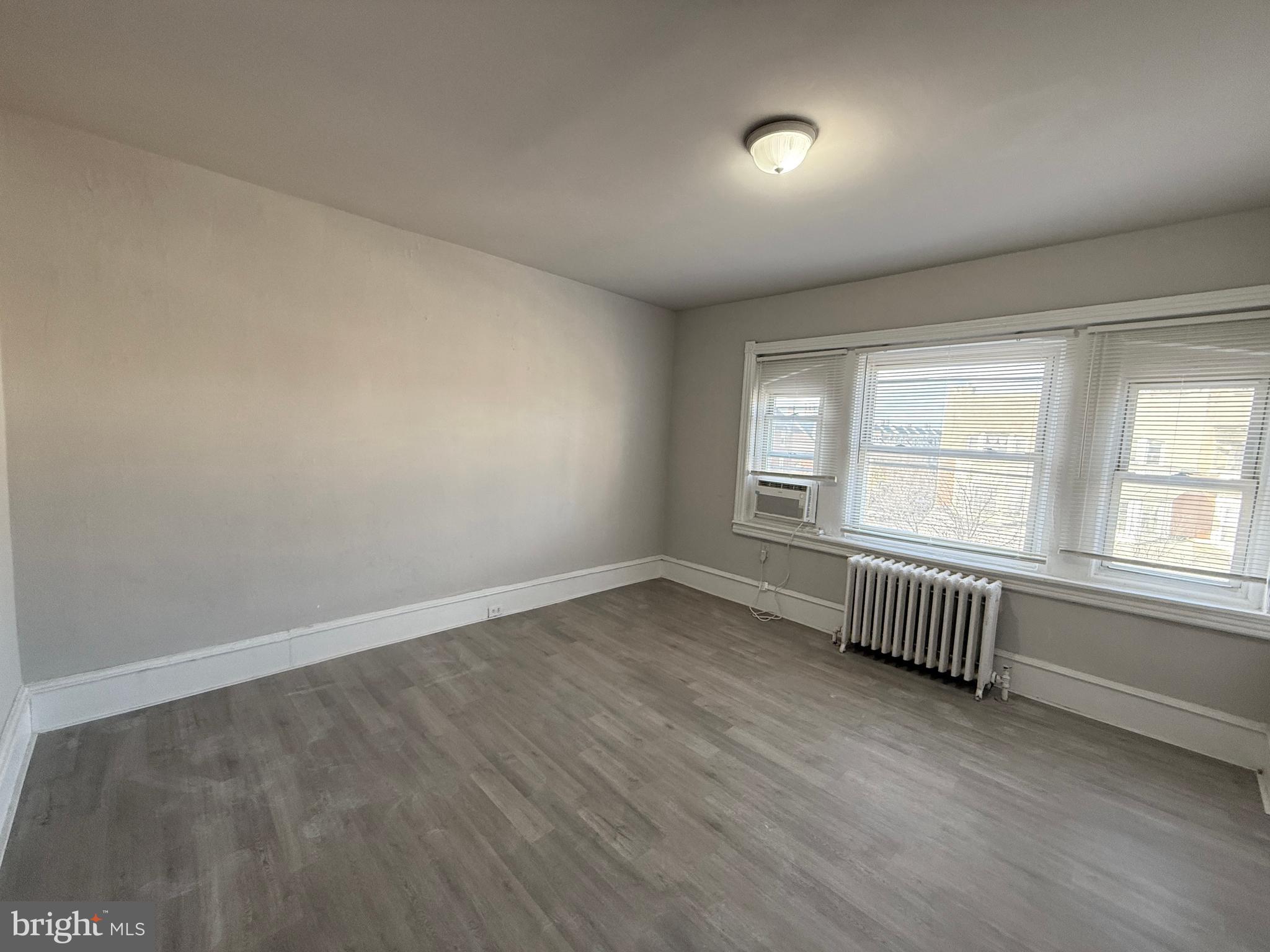 WALNUT HILL - Residential