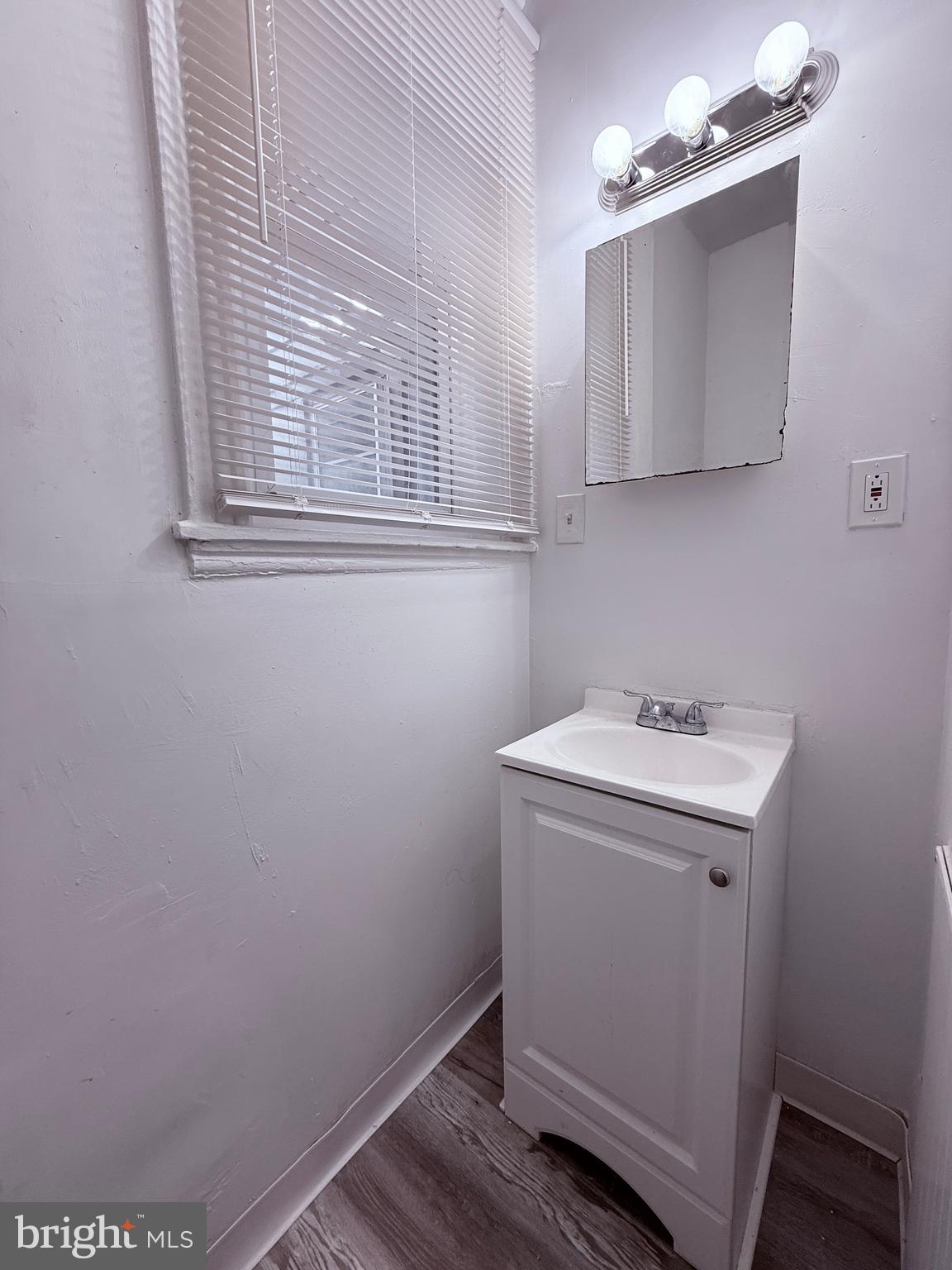 WALNUT HILL - Residential