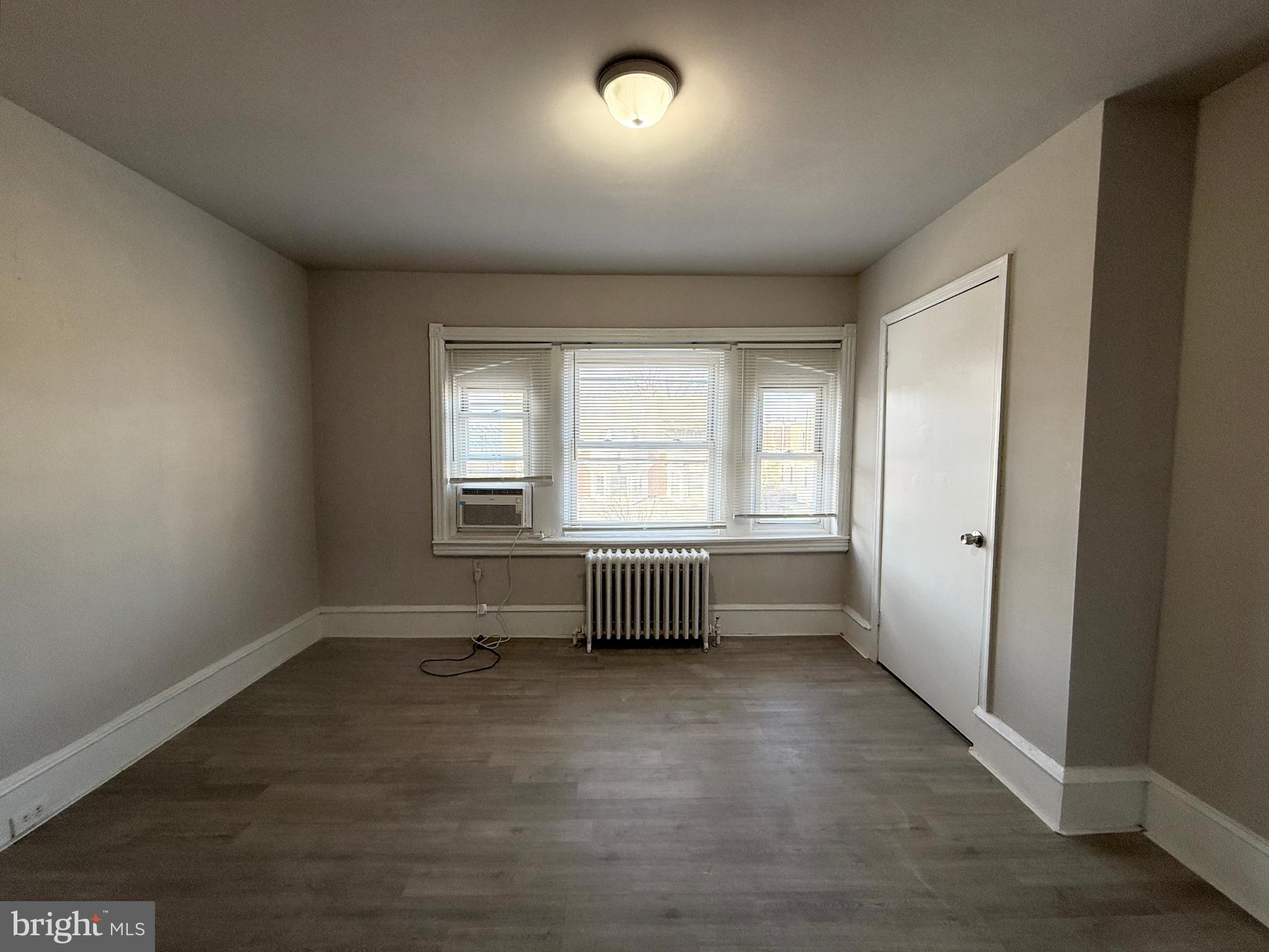 WALNUT HILL - Residential