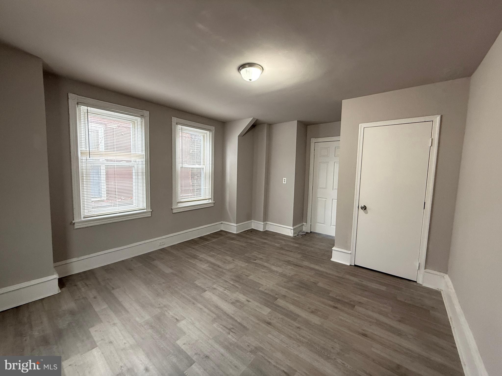 WALNUT HILL - Residential