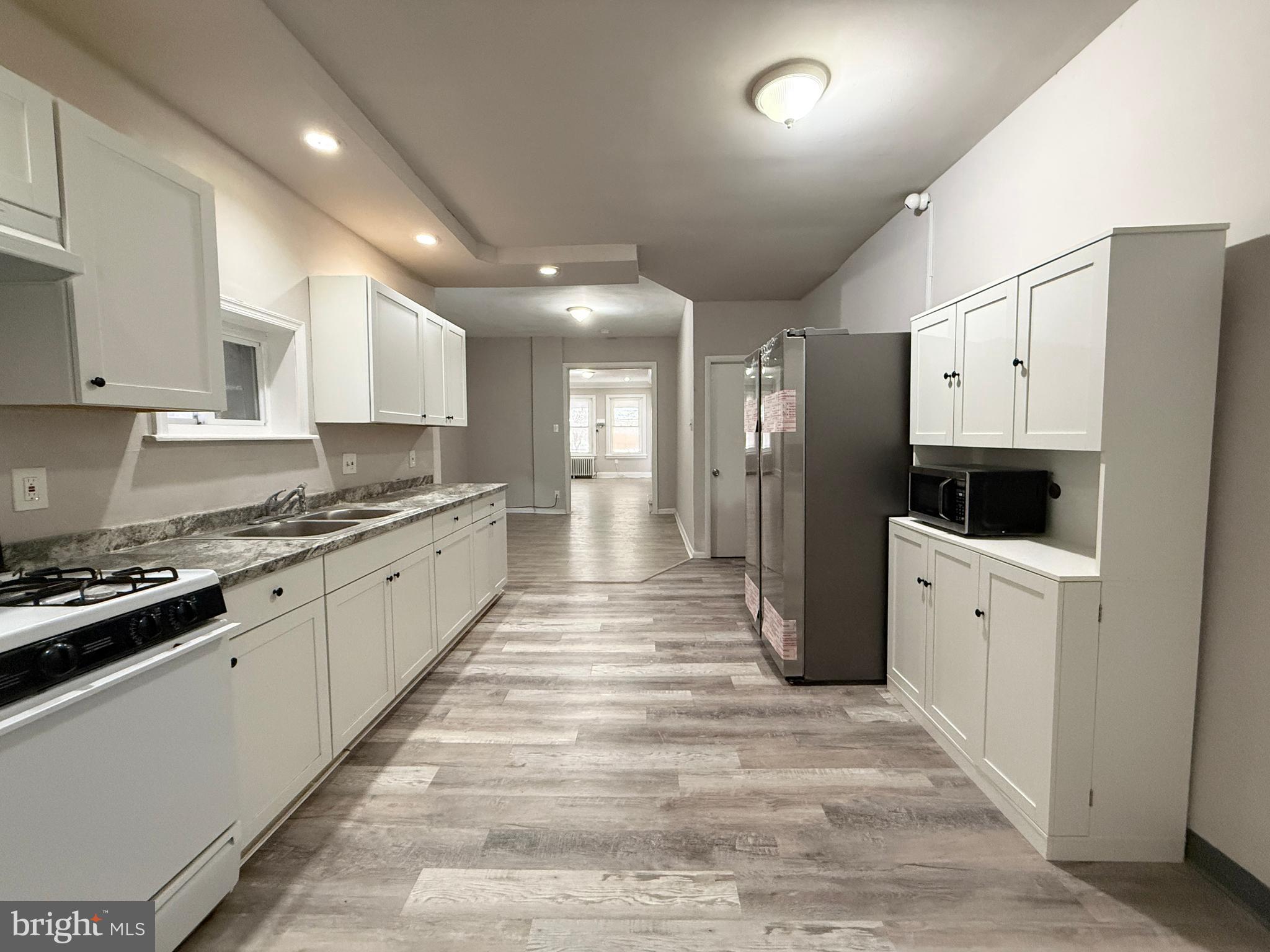 WALNUT HILL - Residential