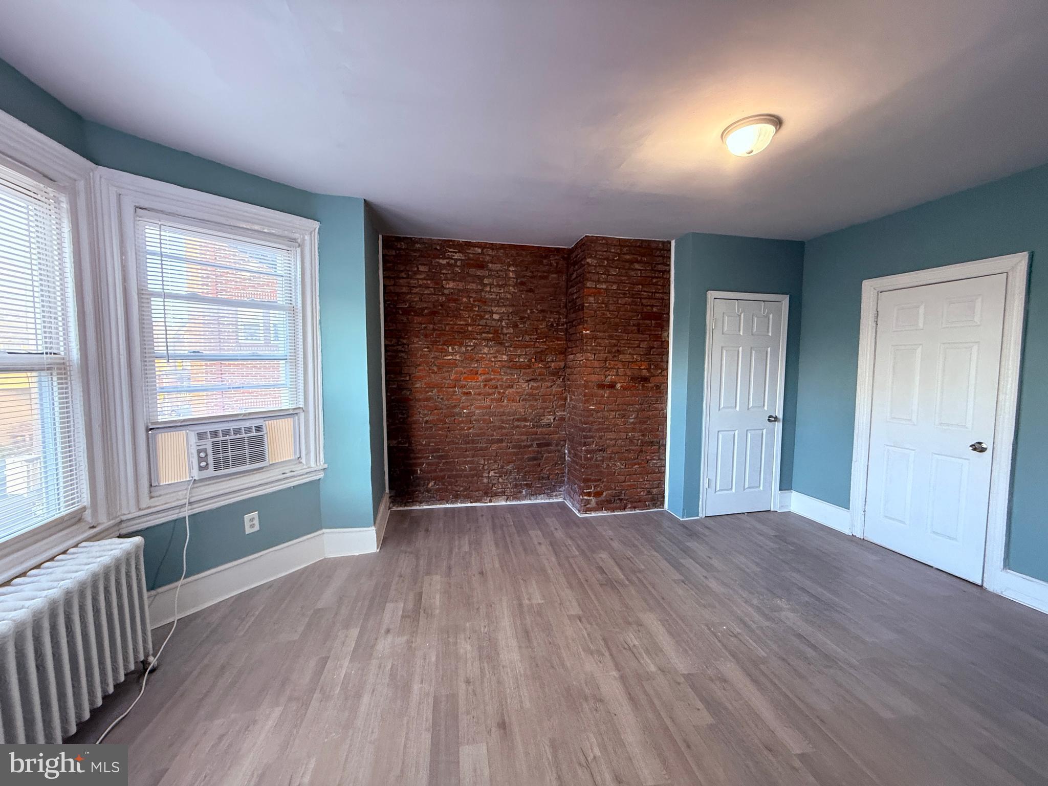 WALNUT HILL - Residential