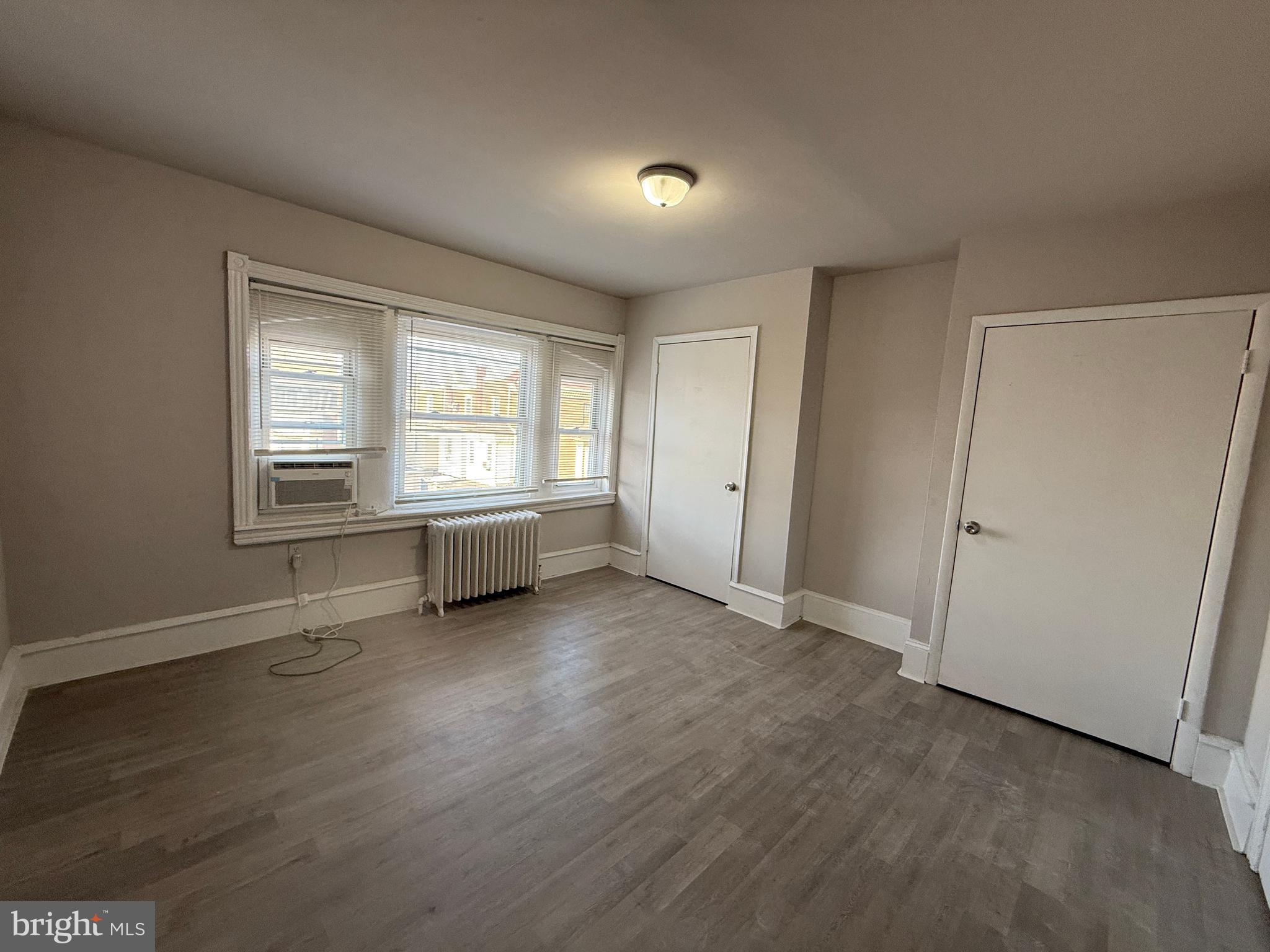 WALNUT HILL - Residential