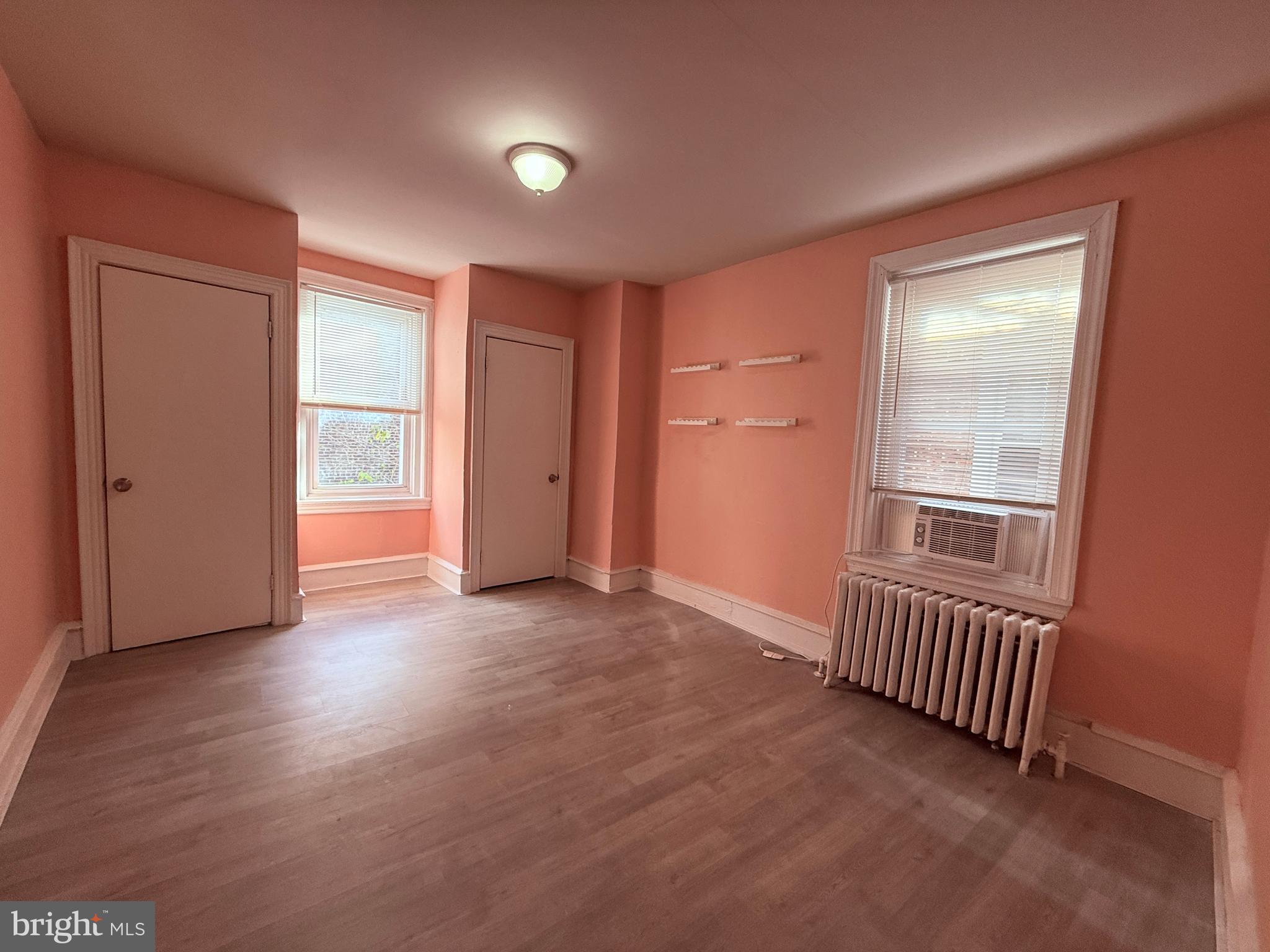 WALNUT HILL - Residential