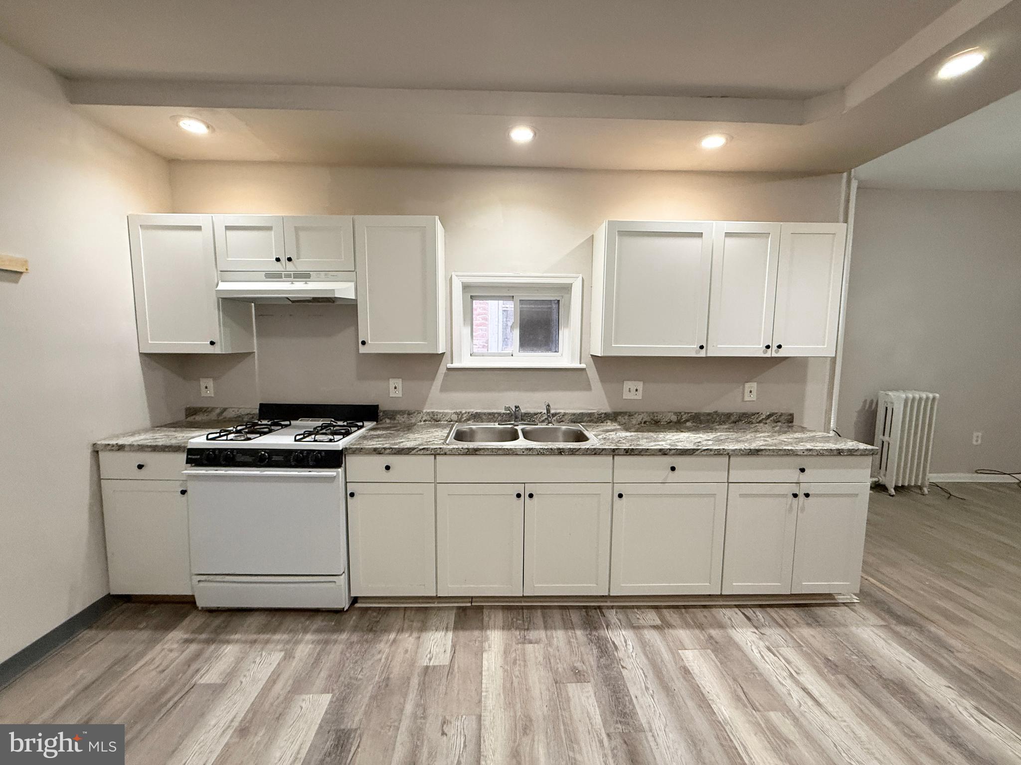 WALNUT HILL - Residential