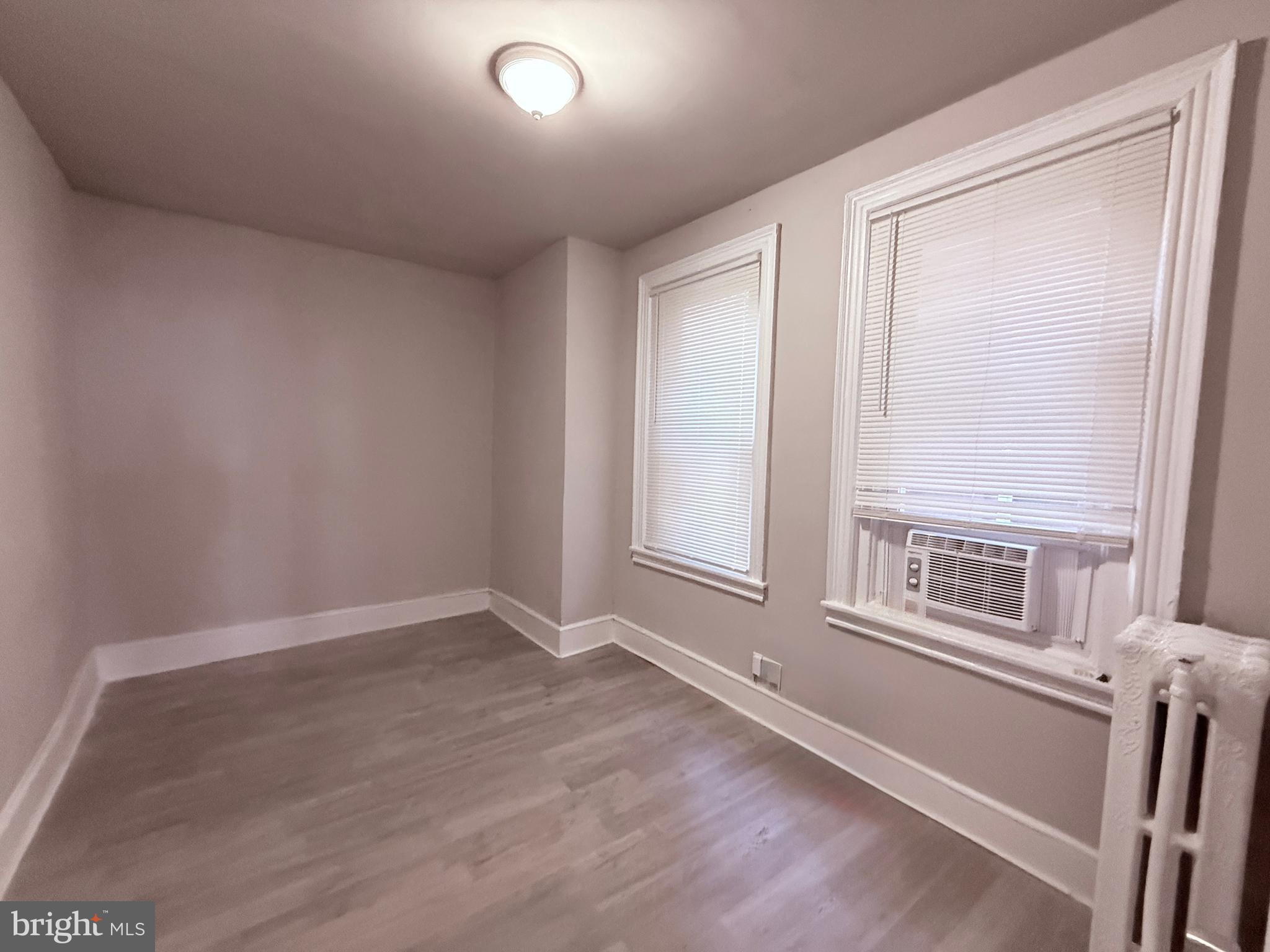 WALNUT HILL - Residential