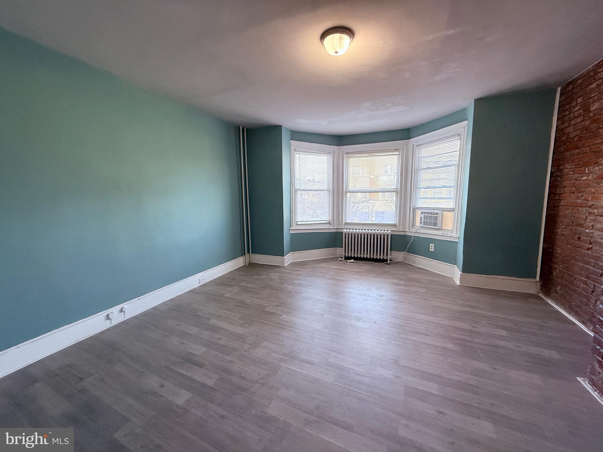 WALNUT HILL - Residential