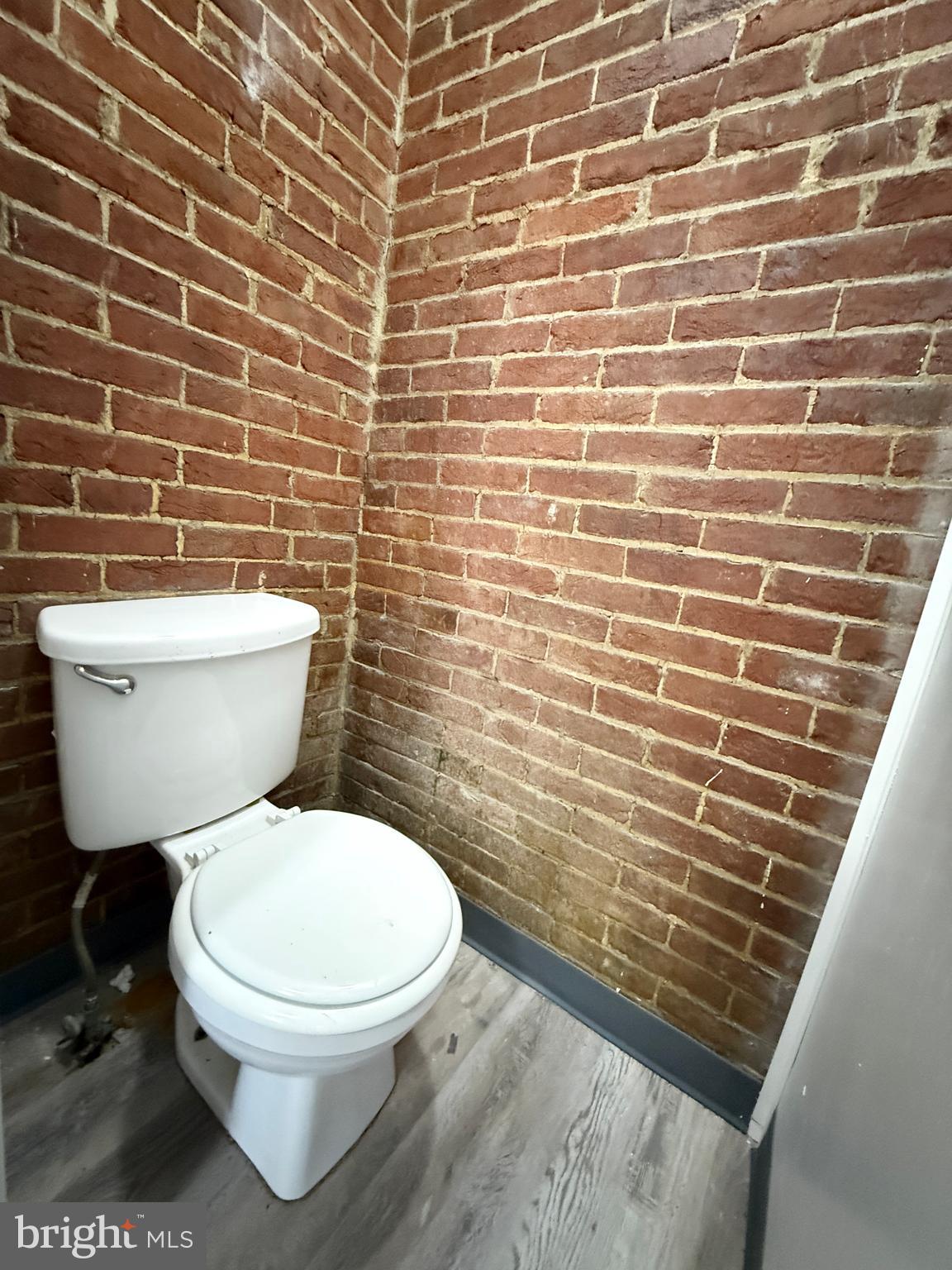 WALNUT HILL - Residential