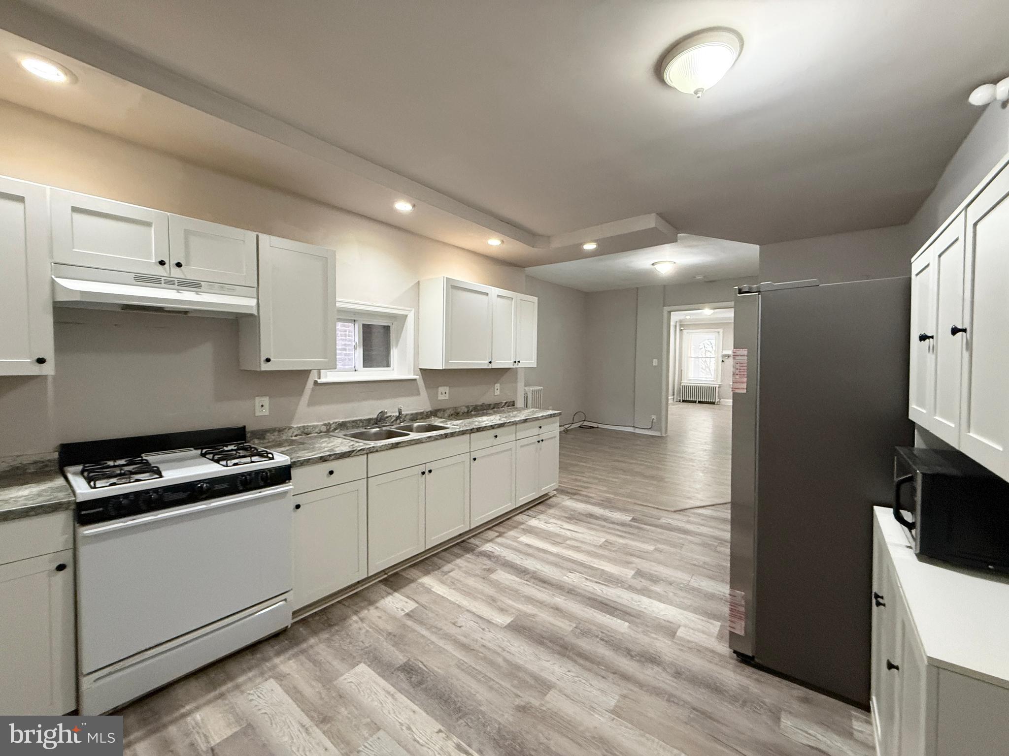 WALNUT HILL - Residential