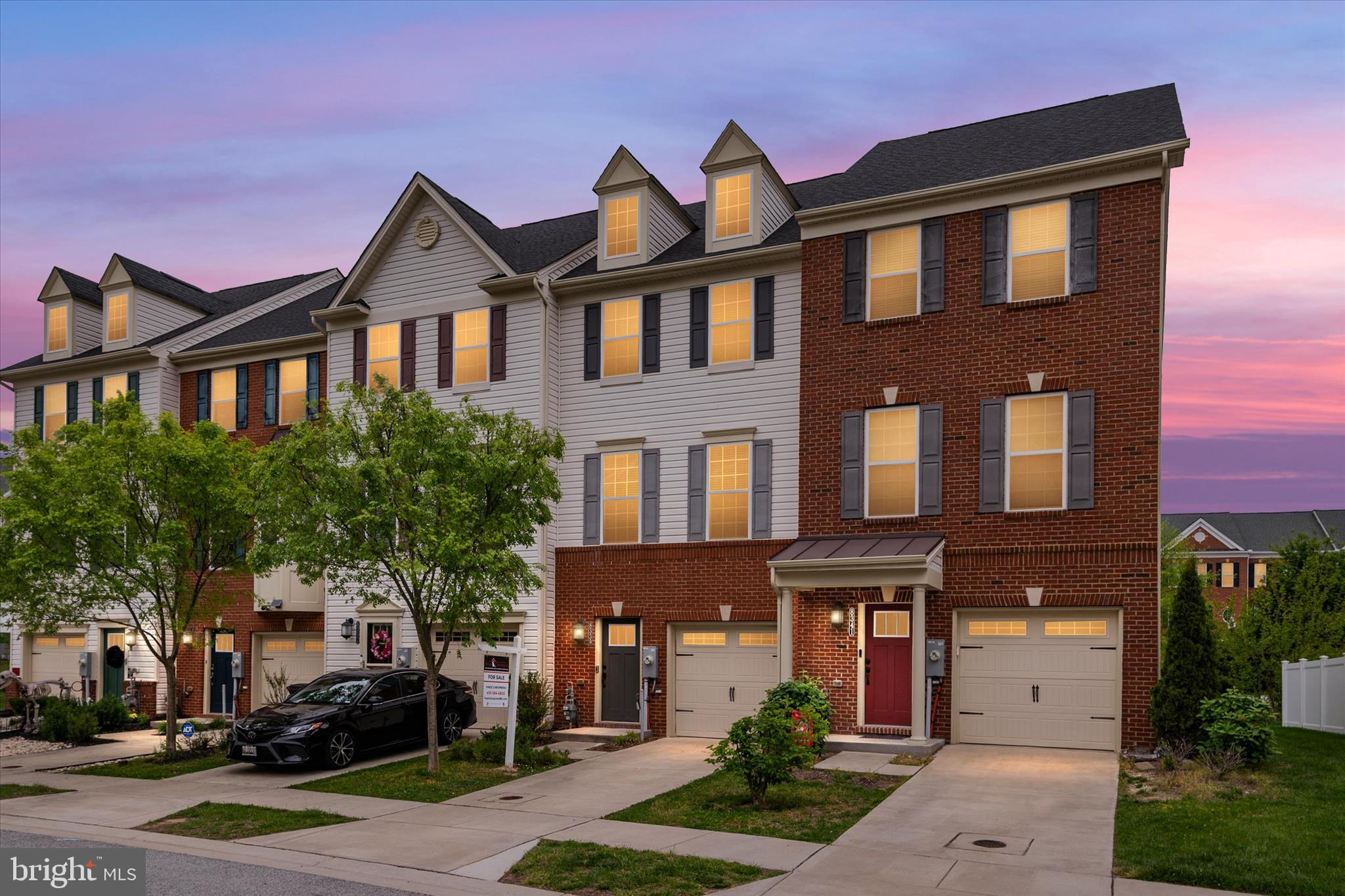 8339 DAYDREAM CRESCENT