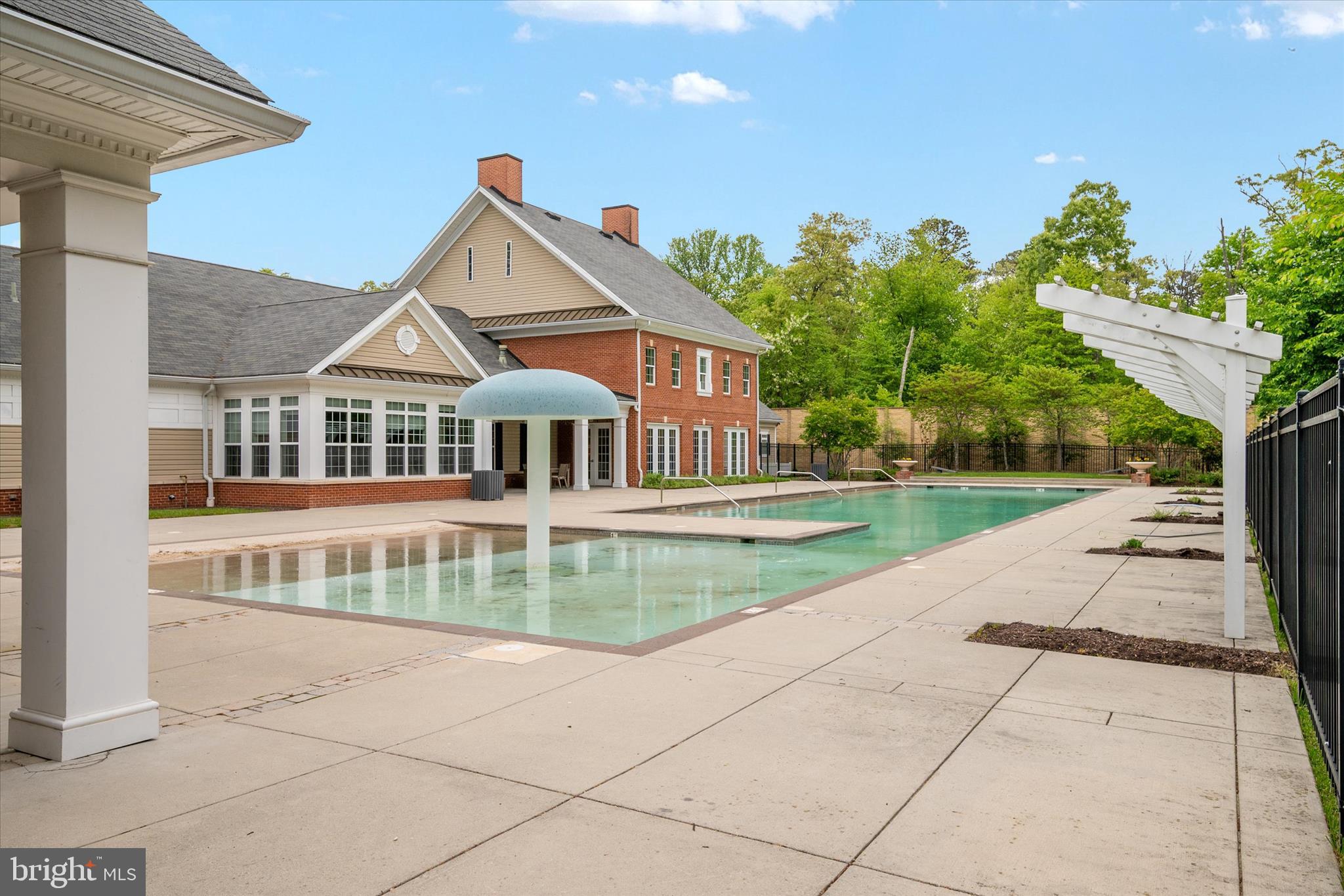 CREEKSTONE VILLAGE - Residential