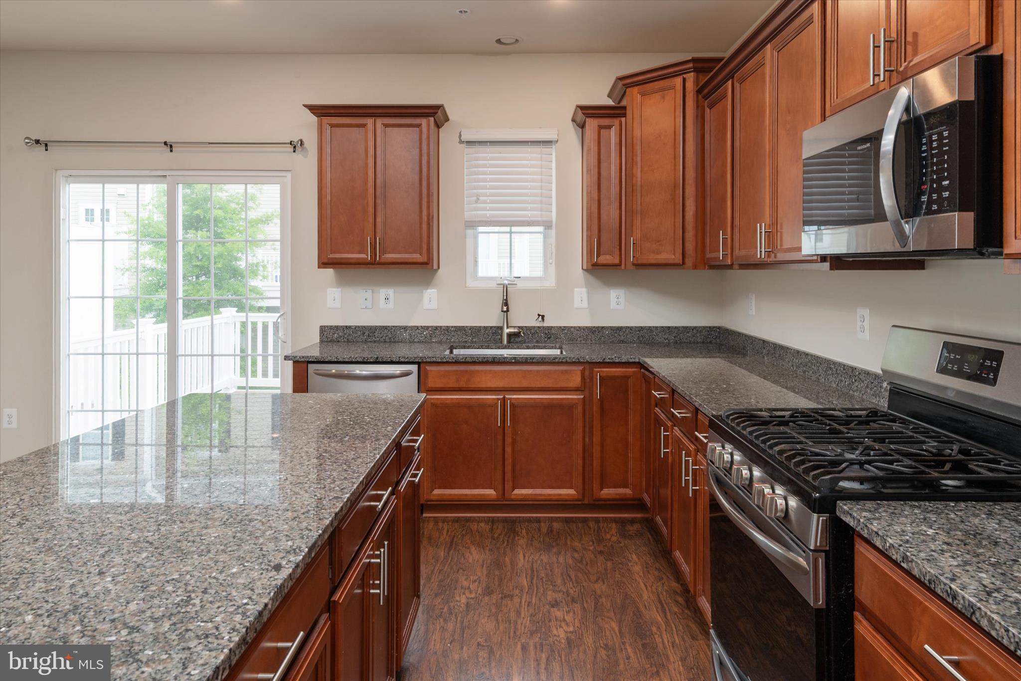 8339 DAYDREAM CRESCENT