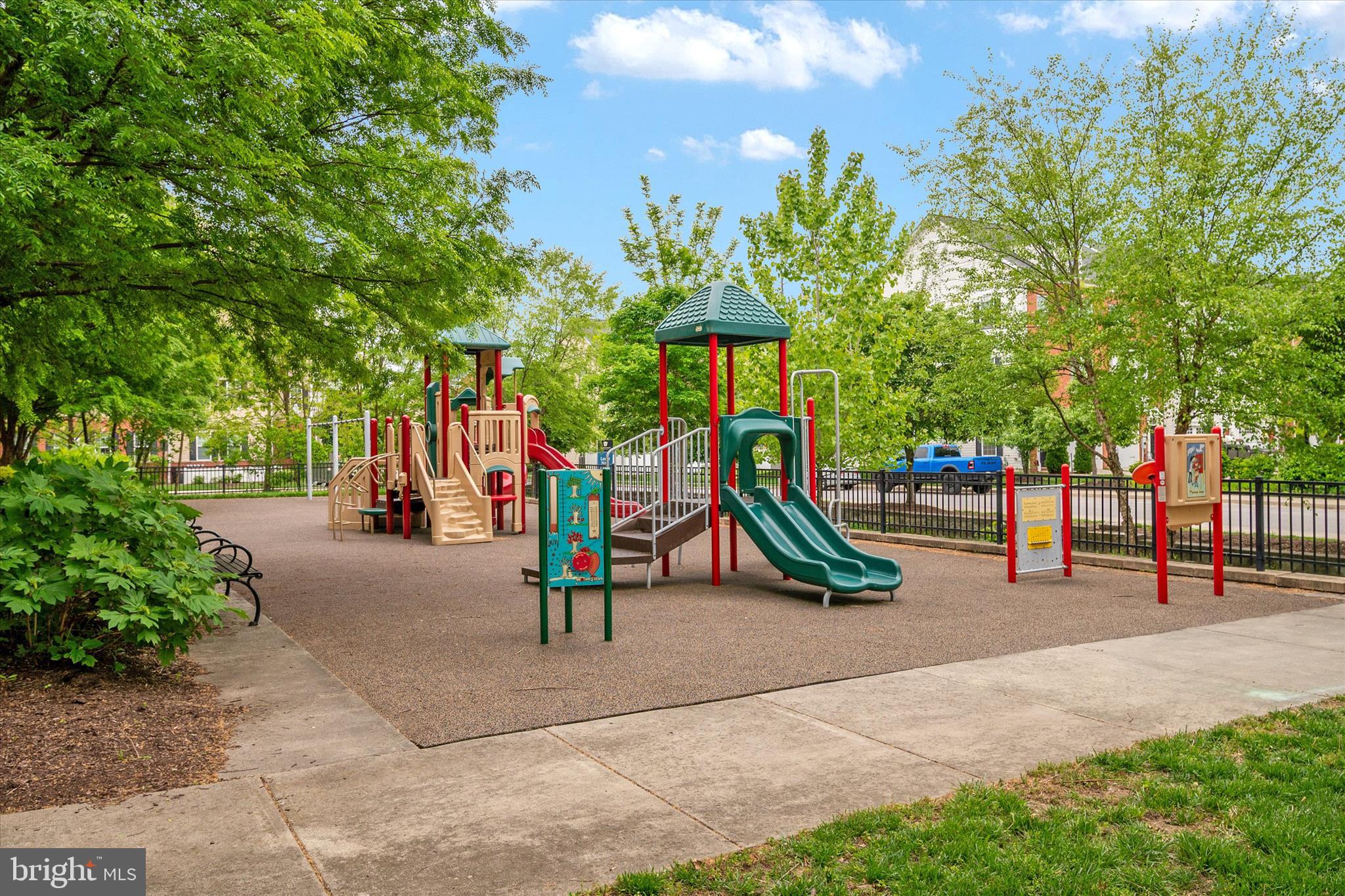 CREEKSTONE VILLAGE - Residential