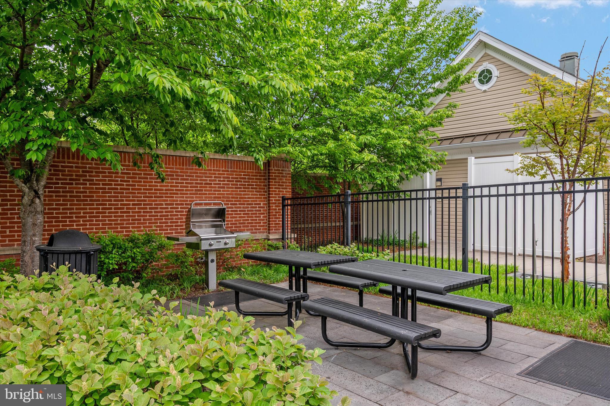 CREEKSTONE VILLAGE - Residential