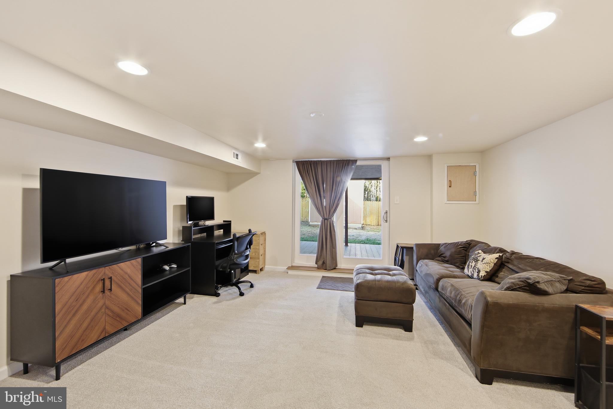 NORRIS HILLS CT - Residential