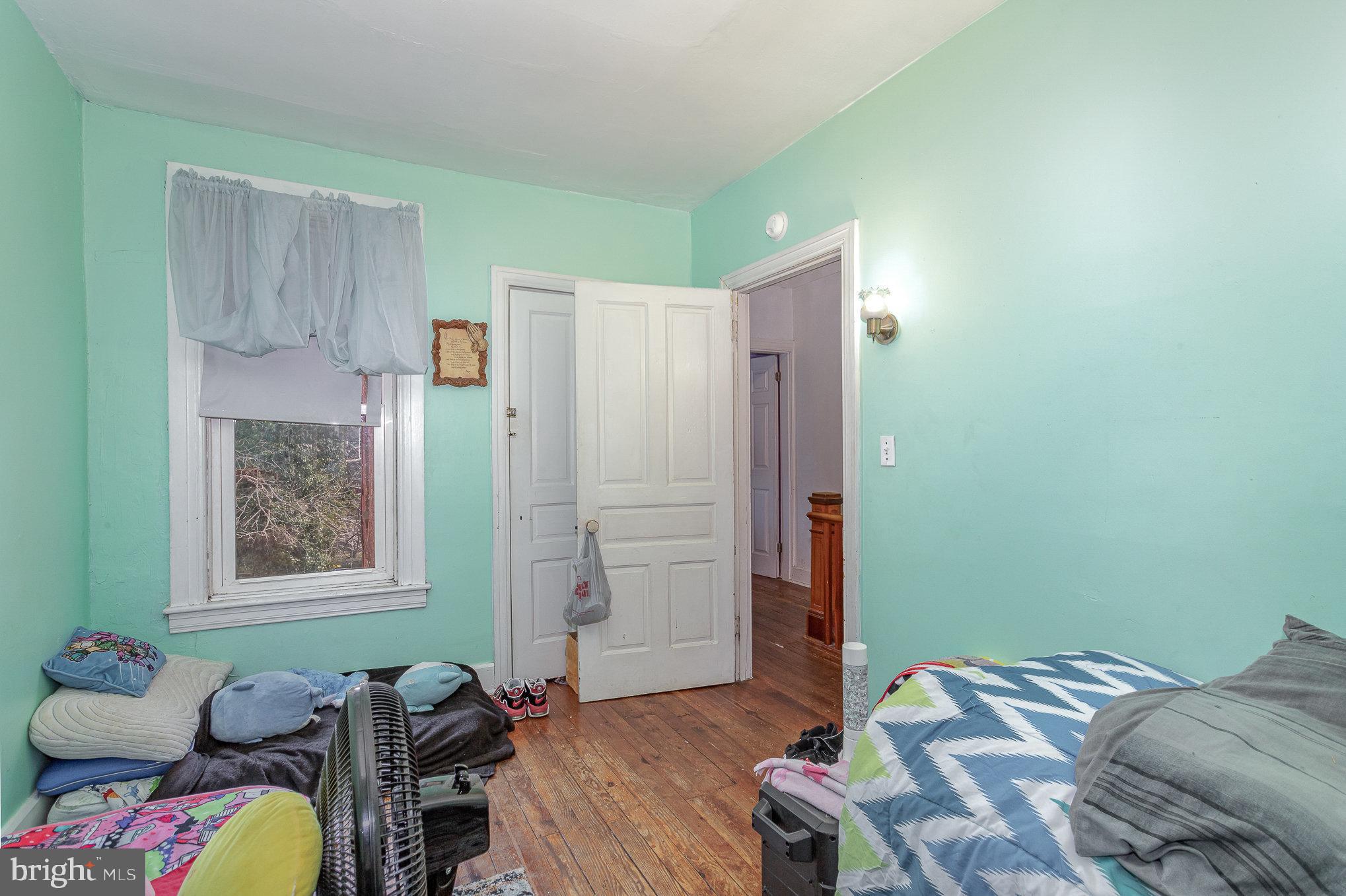 NORTH YORK BORO - Residential