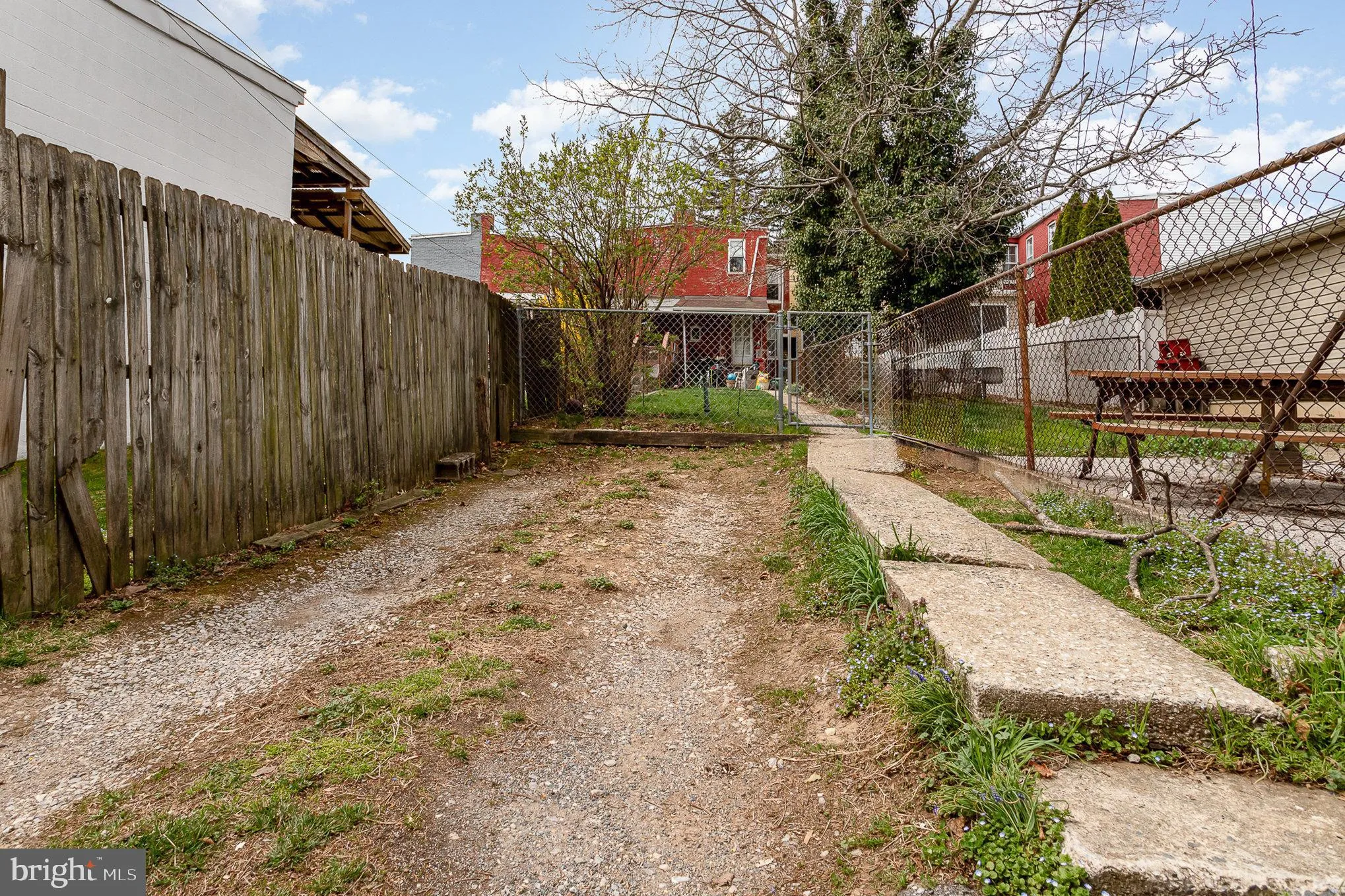 York, Pennsylvania 17404, United States, 3 Bedrooms Bedrooms, ,1 BathroomBathrooms,Residential,Pending,100922