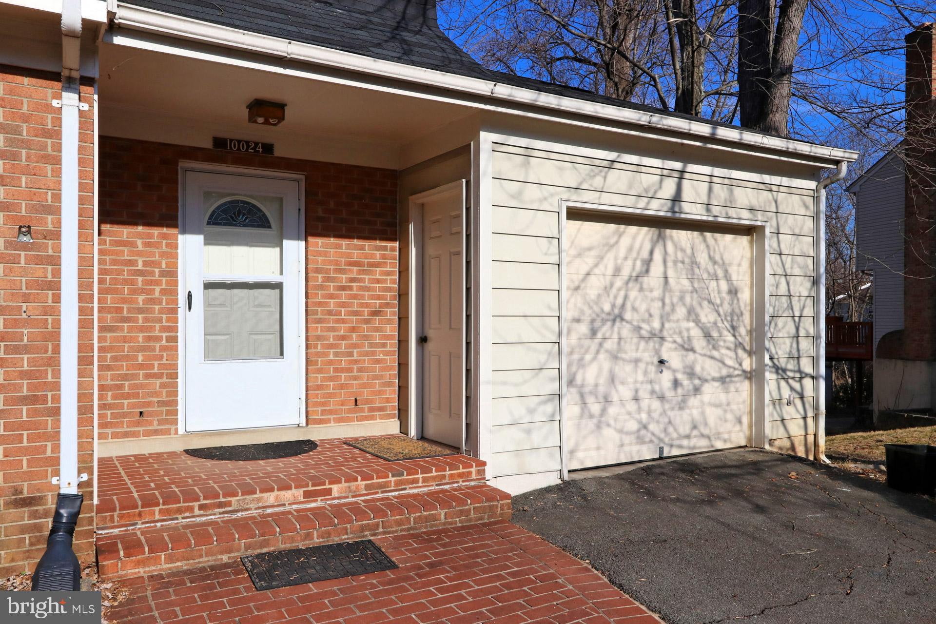 10024 DOWNEYS WOOD COURT