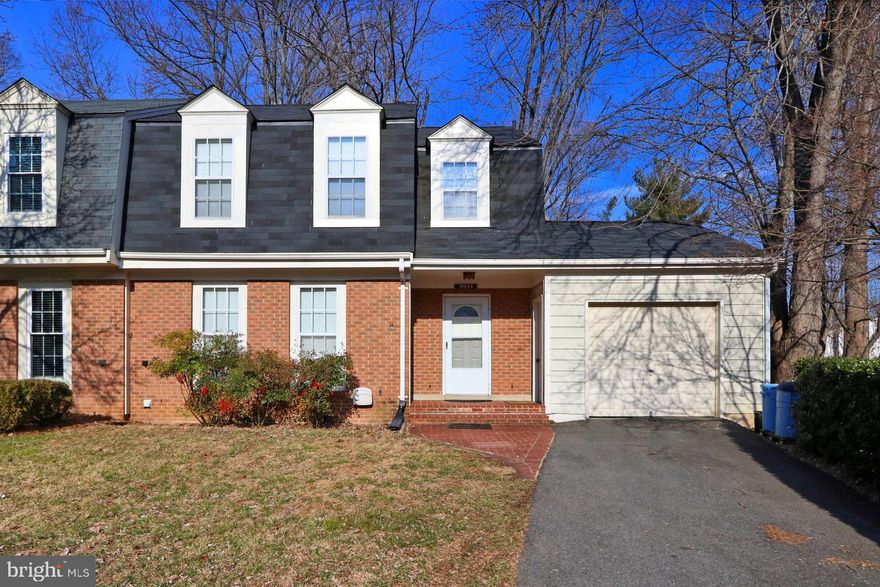 WELCOME HOME!!  Ideal Burke Centre location offering 3 level, 3 Bedroom, 3.5 Bath home with Deck off main level and W/O lower level.  Enjoy the OPEN FLOOR PLAN CONCEPT with MAIN LEVEL FAMILY RM/OVERSIZED KITCHEN off LIVING RM /DINING RM , HARDWOOD FLOORS and NEUTRAL CARPETING. Lower Level offers large rec. rm with woodburning fpl., Full Bath and tons of storage with WASHER/DRYER. 1 Car Garage & Driveway space included.