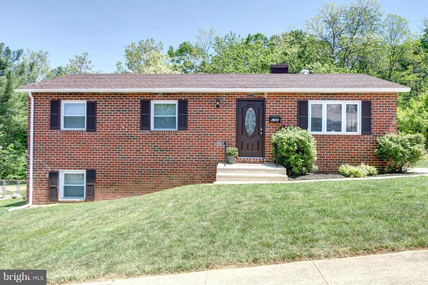 Exceptional renovation. Sun filled open floor plan with upscale cooks kitchen with granite, SS appliances, & 42'' cab. Stunning hardwood floors, custom tile work, 3 beautiful bathrooms incl. master bath. LL Family Rm,4th BR & half bath & computer area. 3 car driveway, new concrete deck & large lot backing to trees.