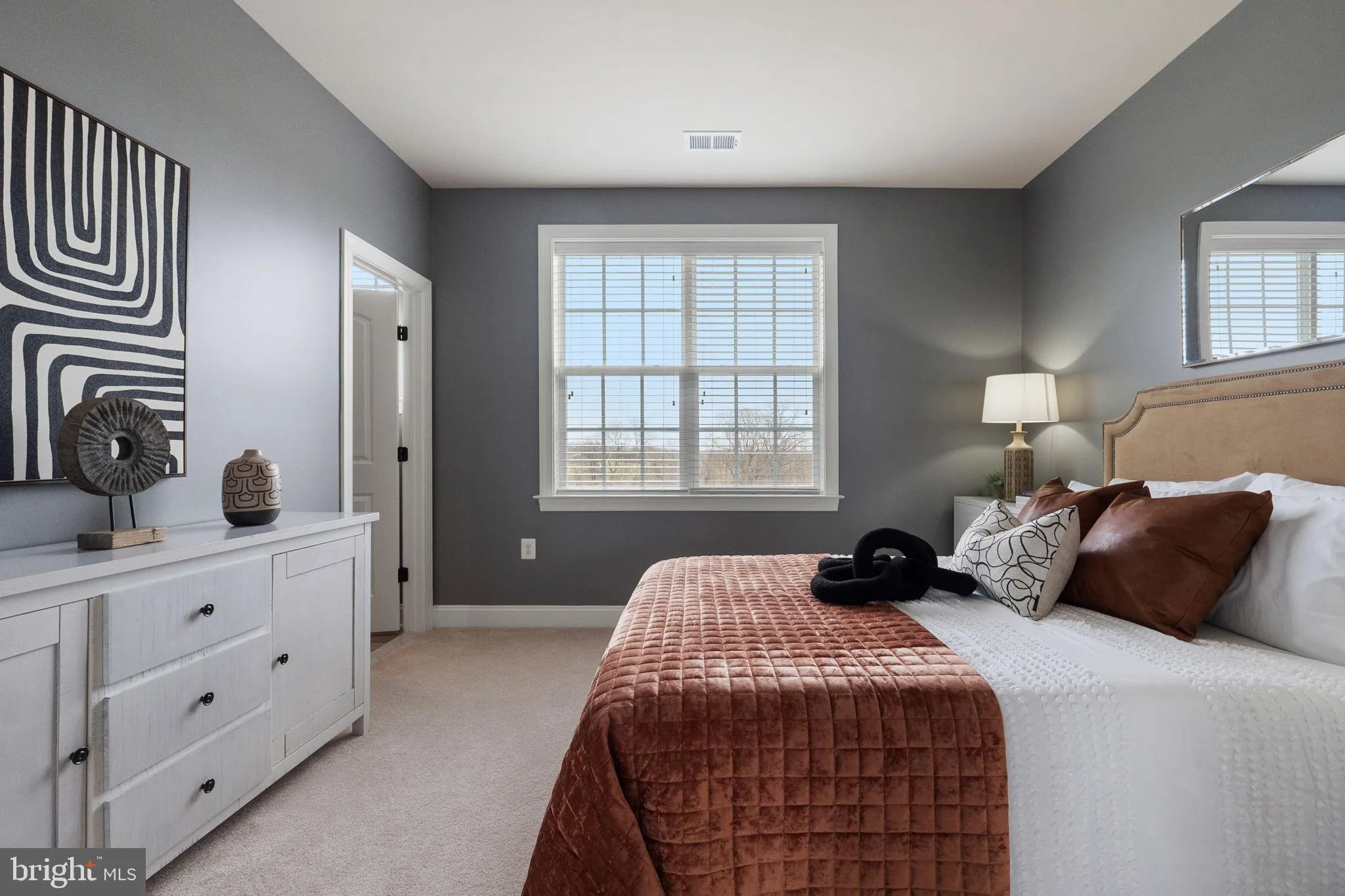 Purcellville, Virginia 20132, United States, 5 Bedrooms Bedrooms, ,6 BathroomsBathrooms,Residential,Active,94059