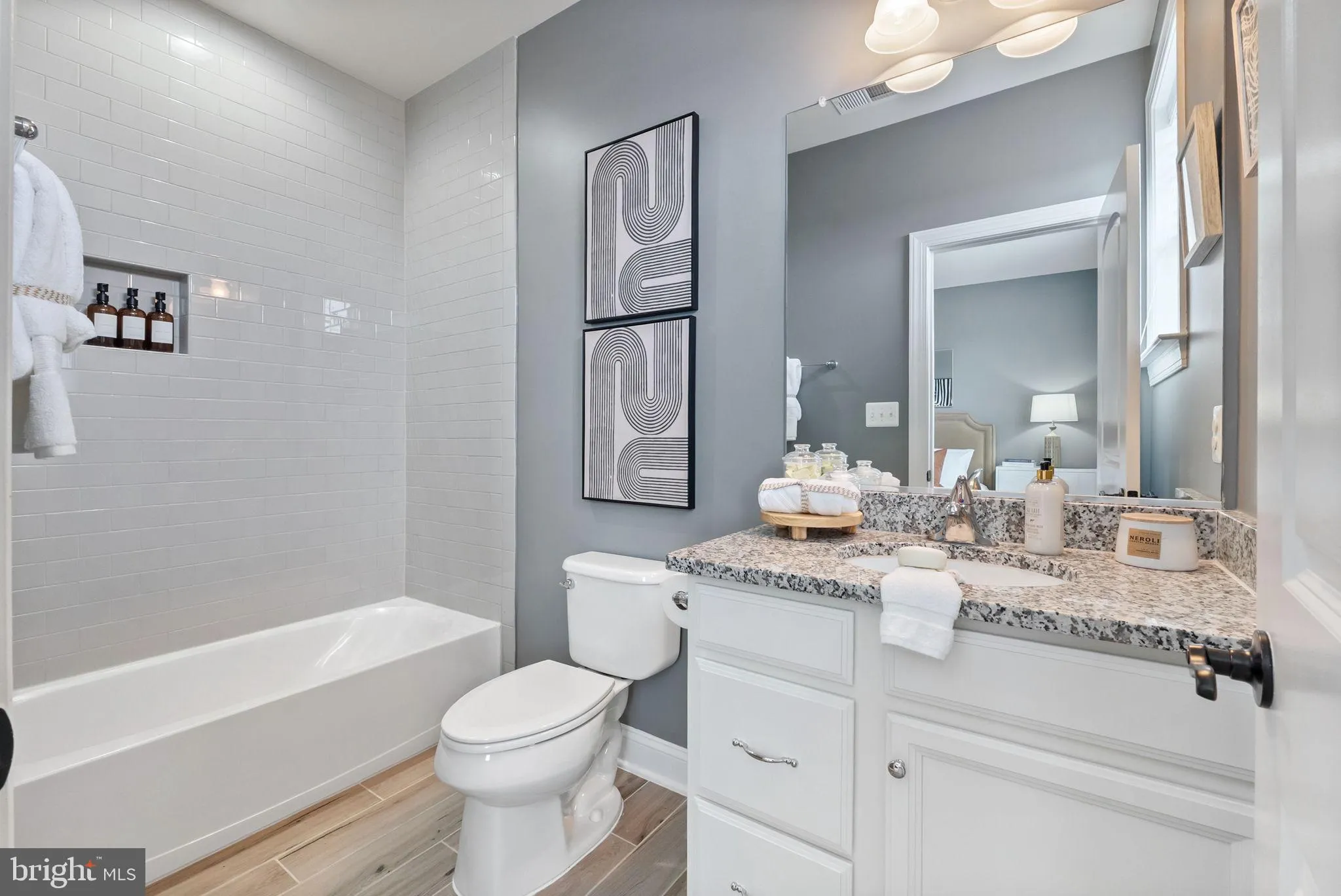 Purcellville, Virginia 20132, United States, 5 Bedrooms Bedrooms, ,6 BathroomsBathrooms,Residential,Active,94059