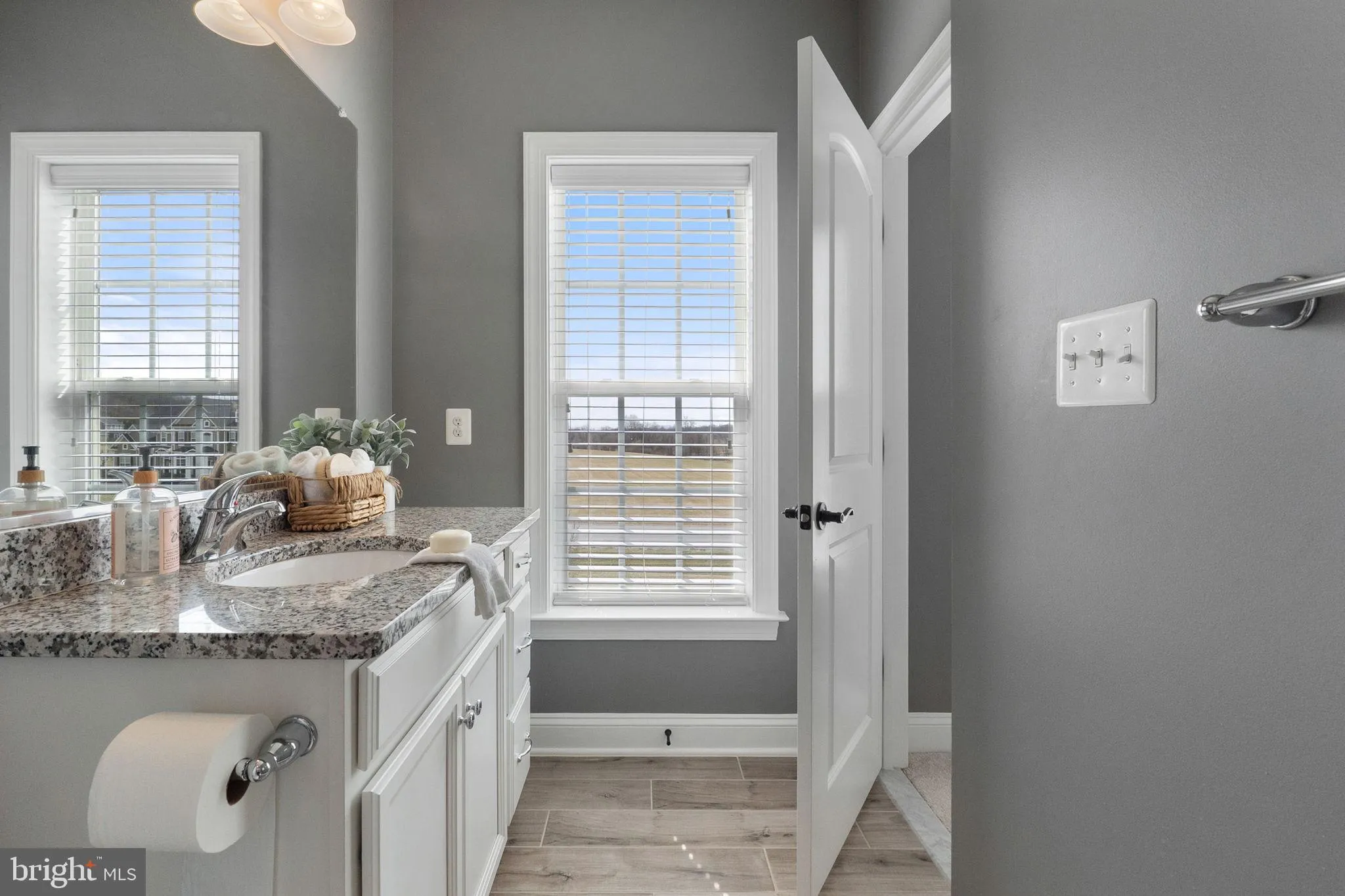 Purcellville, Virginia 20132, United States, 5 Bedrooms Bedrooms, ,6 BathroomsBathrooms,Residential,Active,94059