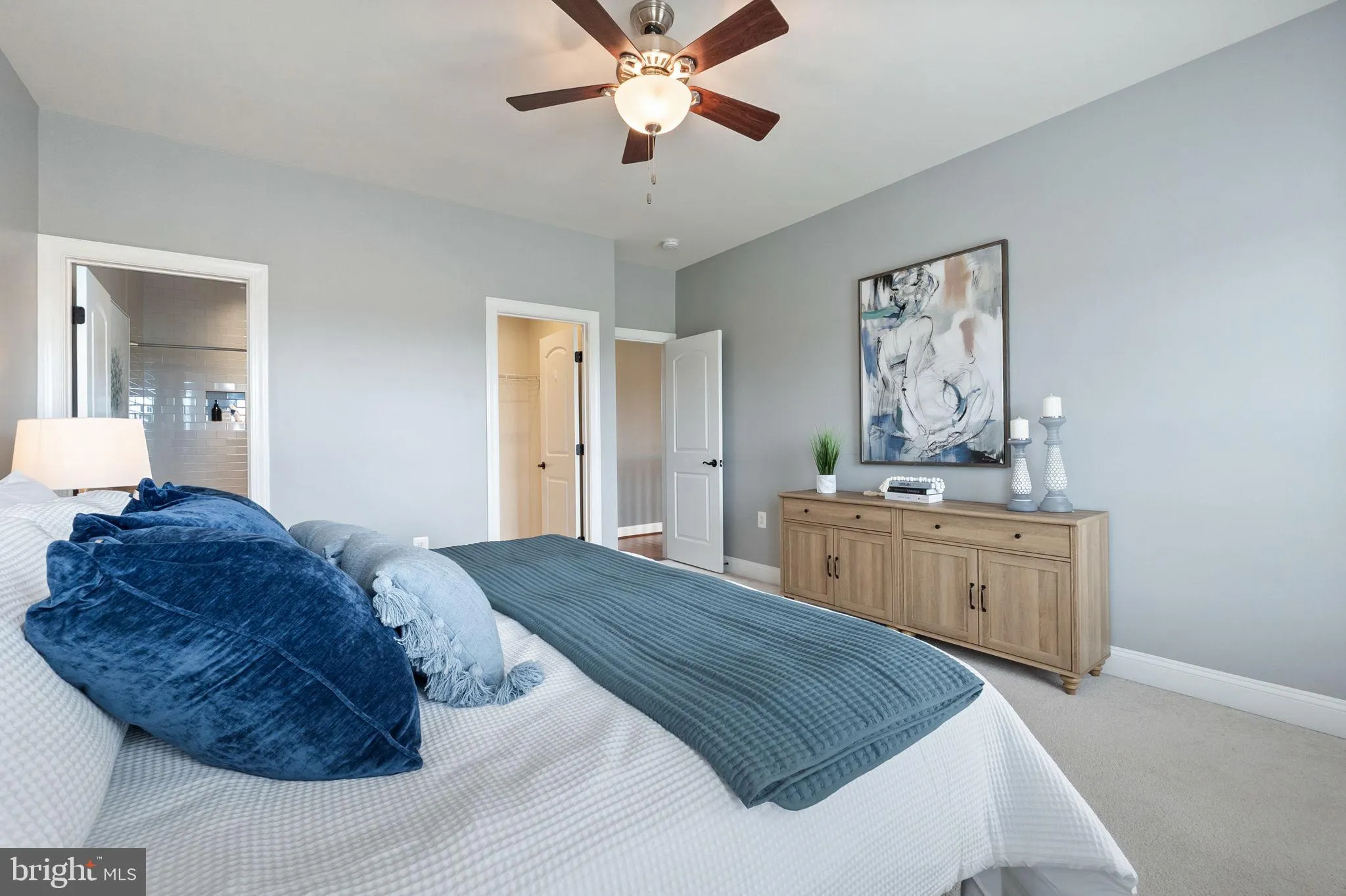 Purcellville, Virginia 20132, United States, 5 Bedrooms Bedrooms, ,6 BathroomsBathrooms,Residential,Active,94059