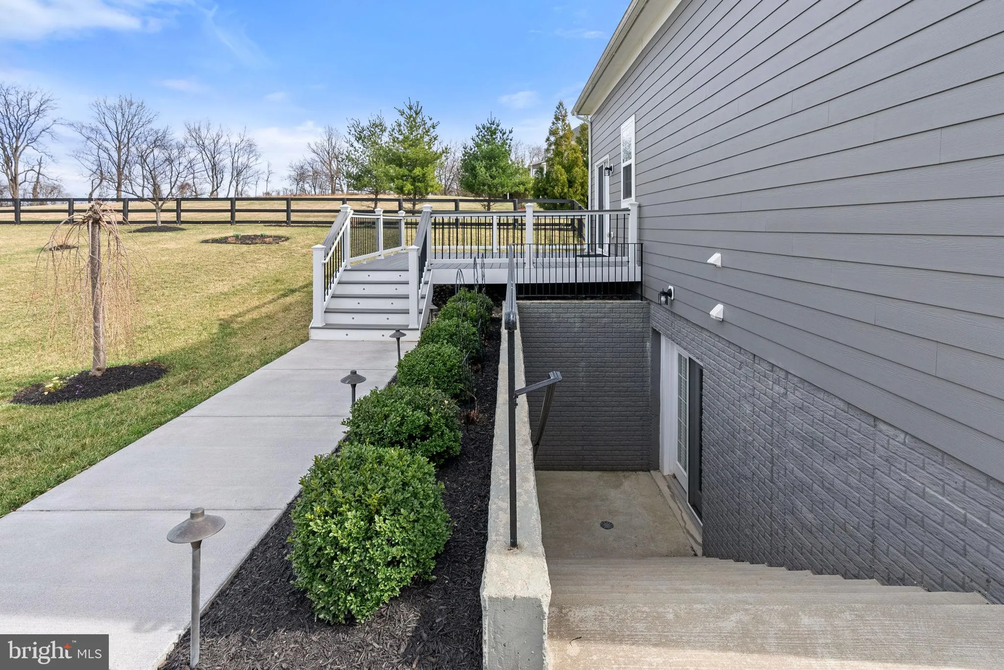 Purcellville, Virginia 20132, United States, 5 Bedrooms Bedrooms, ,6 BathroomsBathrooms,Residential,Active,94059