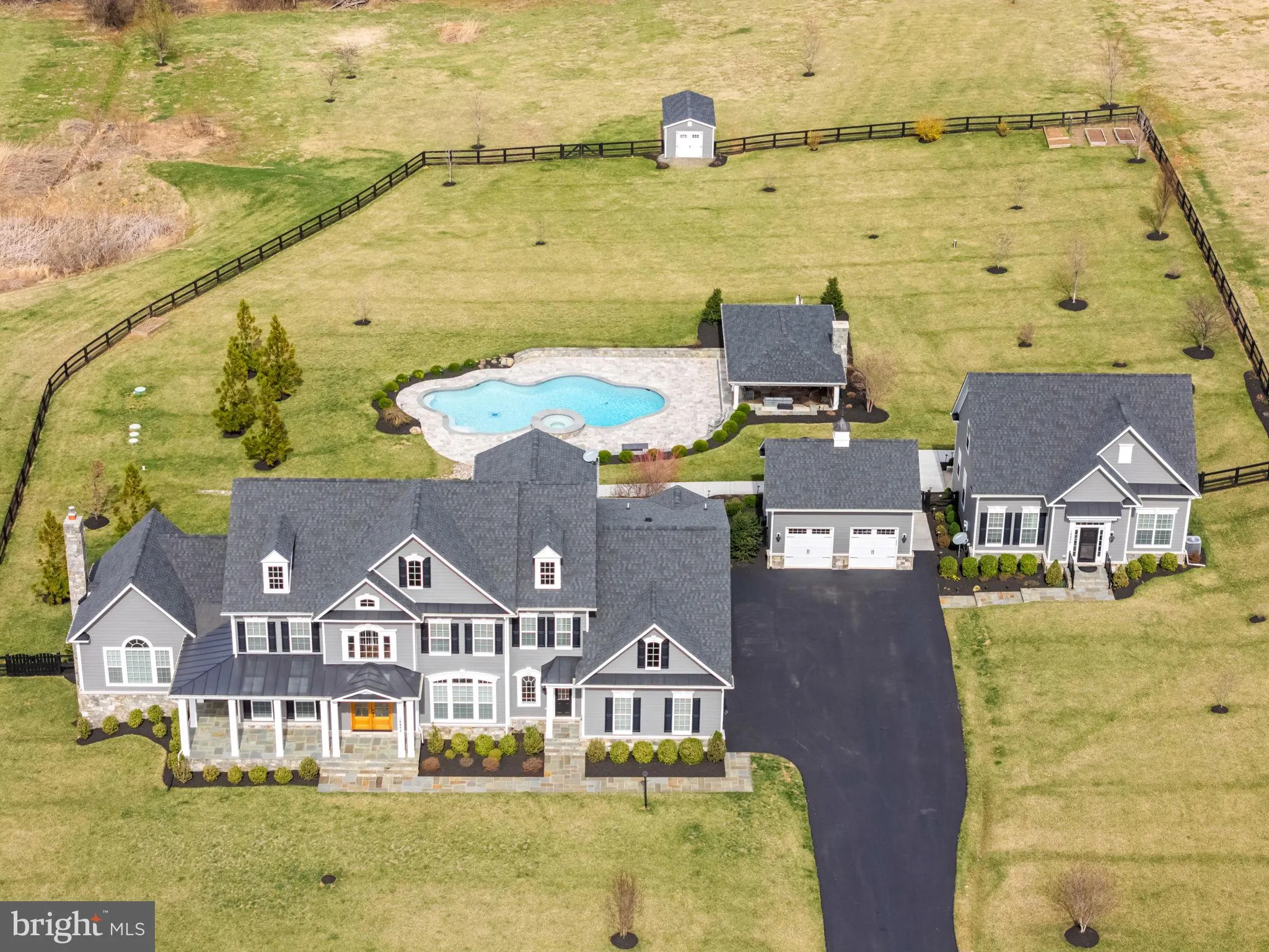 Purcellville, Virginia 20132, United States, 5 Bedrooms Bedrooms, ,6 BathroomsBathrooms,Residential,Active,94059