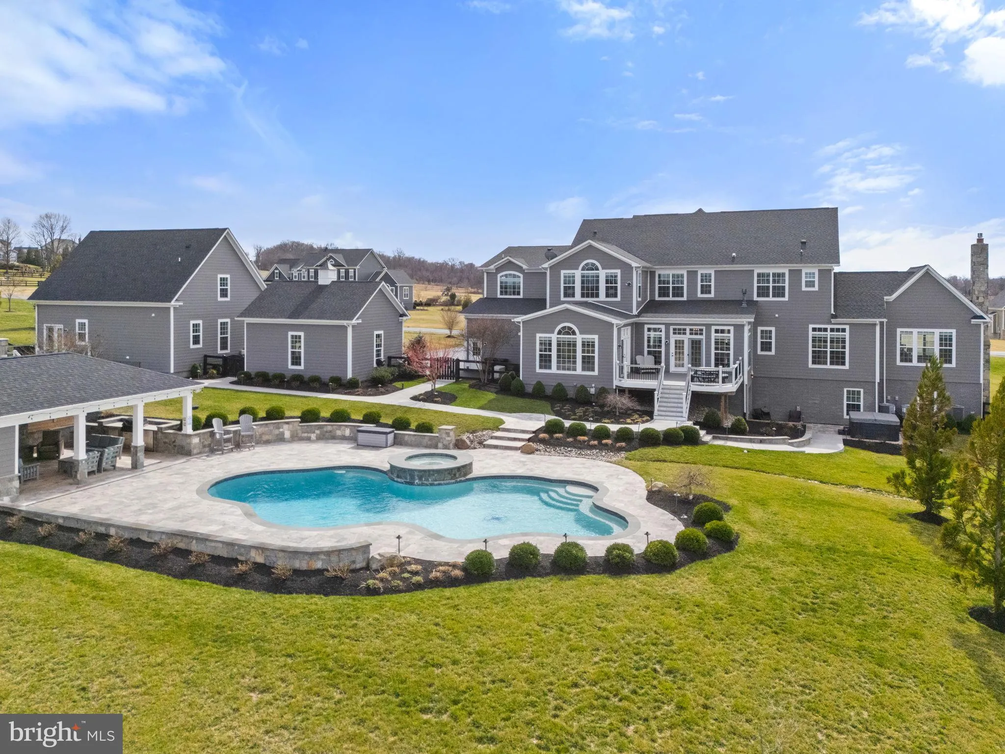 Purcellville, Virginia 20132, United States, 5 Bedrooms Bedrooms, ,6 BathroomsBathrooms,Residential,Active,94059