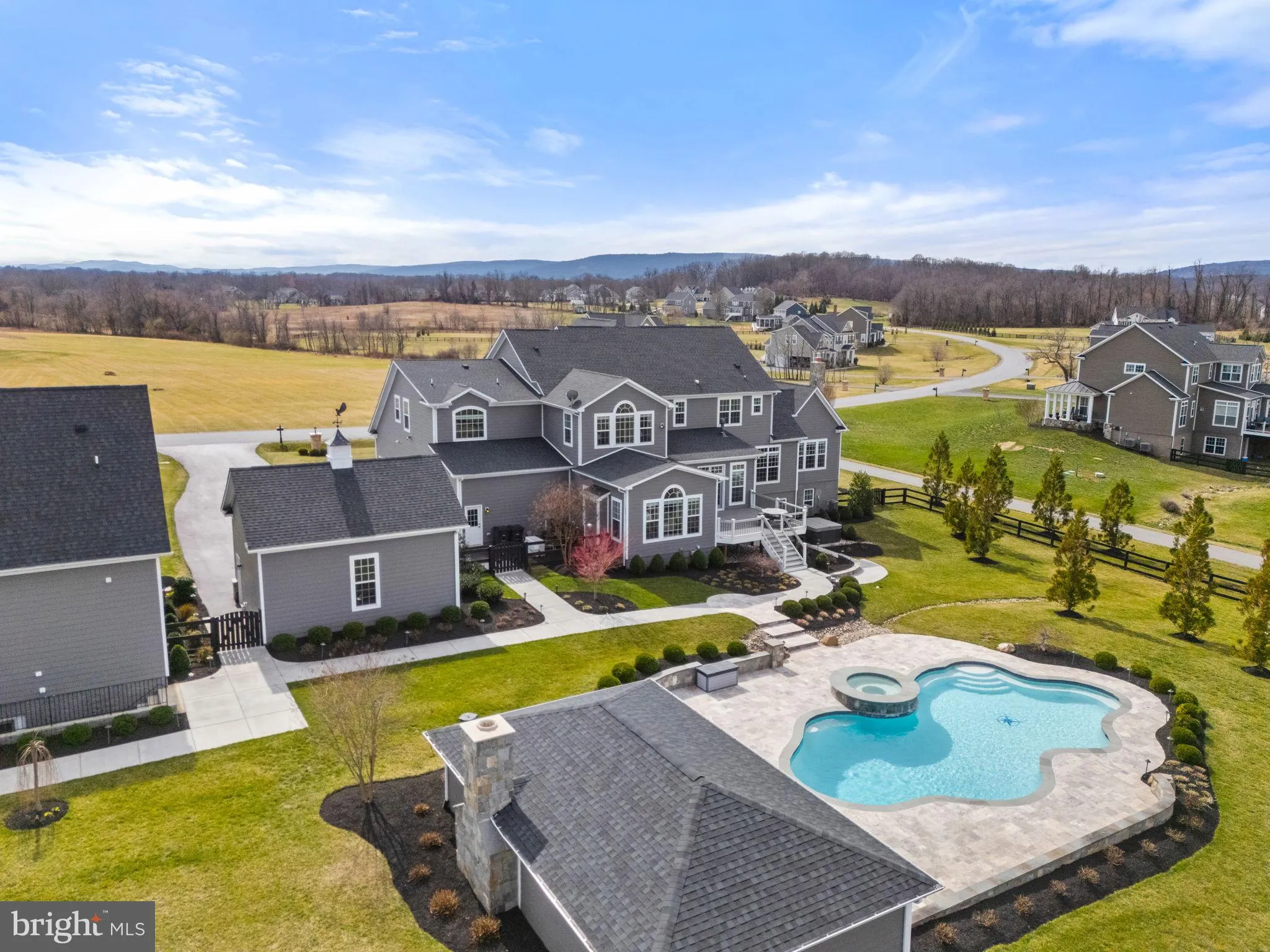 Purcellville, Virginia 20132, United States, 5 Bedrooms Bedrooms, ,6 BathroomsBathrooms,Residential,Active,94059