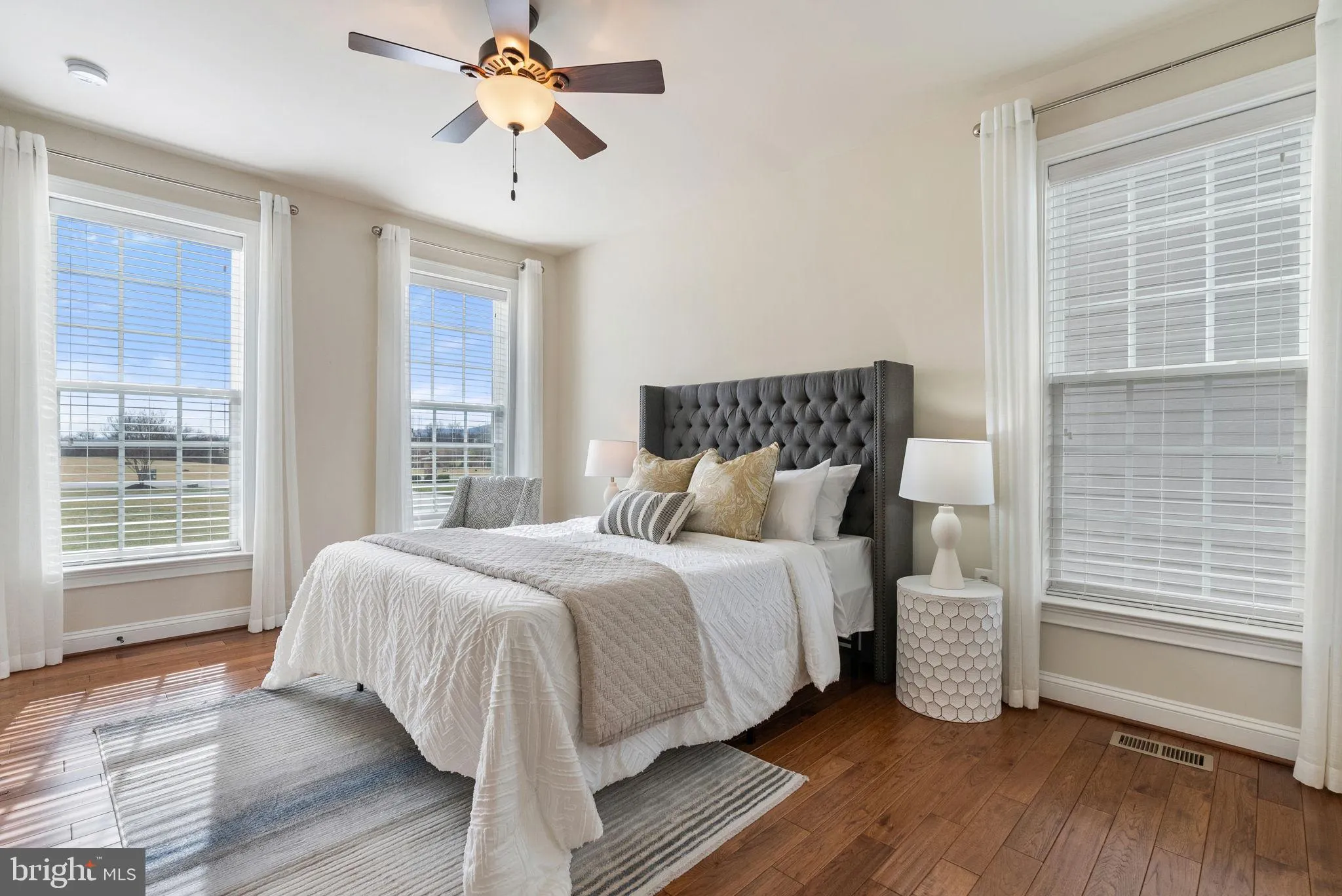 Purcellville, Virginia 20132, United States, 5 Bedrooms Bedrooms, ,6 BathroomsBathrooms,Residential,Active,94059