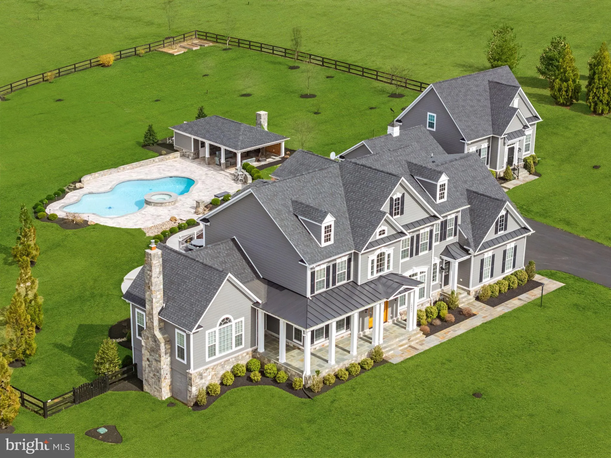 Purcellville, Virginia 20132, United States, 5 Bedrooms Bedrooms, ,6 BathroomsBathrooms,Residential,Active,94059