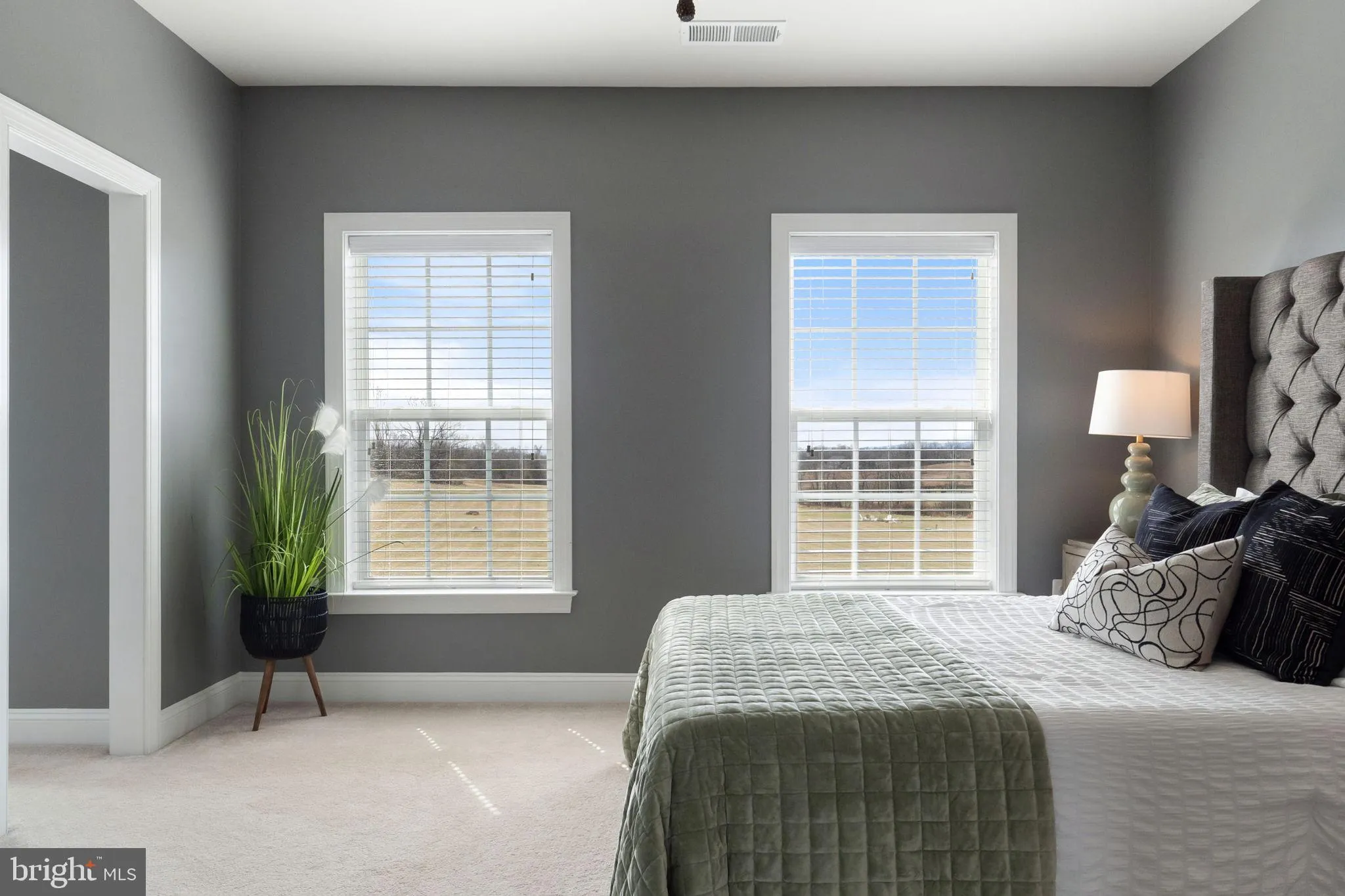 Purcellville, Virginia 20132, United States, 5 Bedrooms Bedrooms, ,6 BathroomsBathrooms,Residential,Active,94059