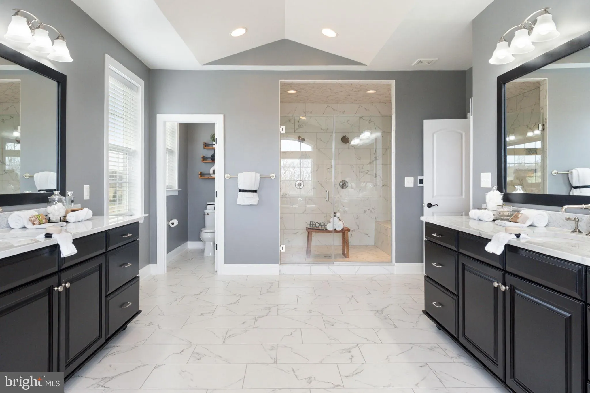 Purcellville, Virginia 20132, United States, 5 Bedrooms Bedrooms, ,6 BathroomsBathrooms,Residential,Active,94059