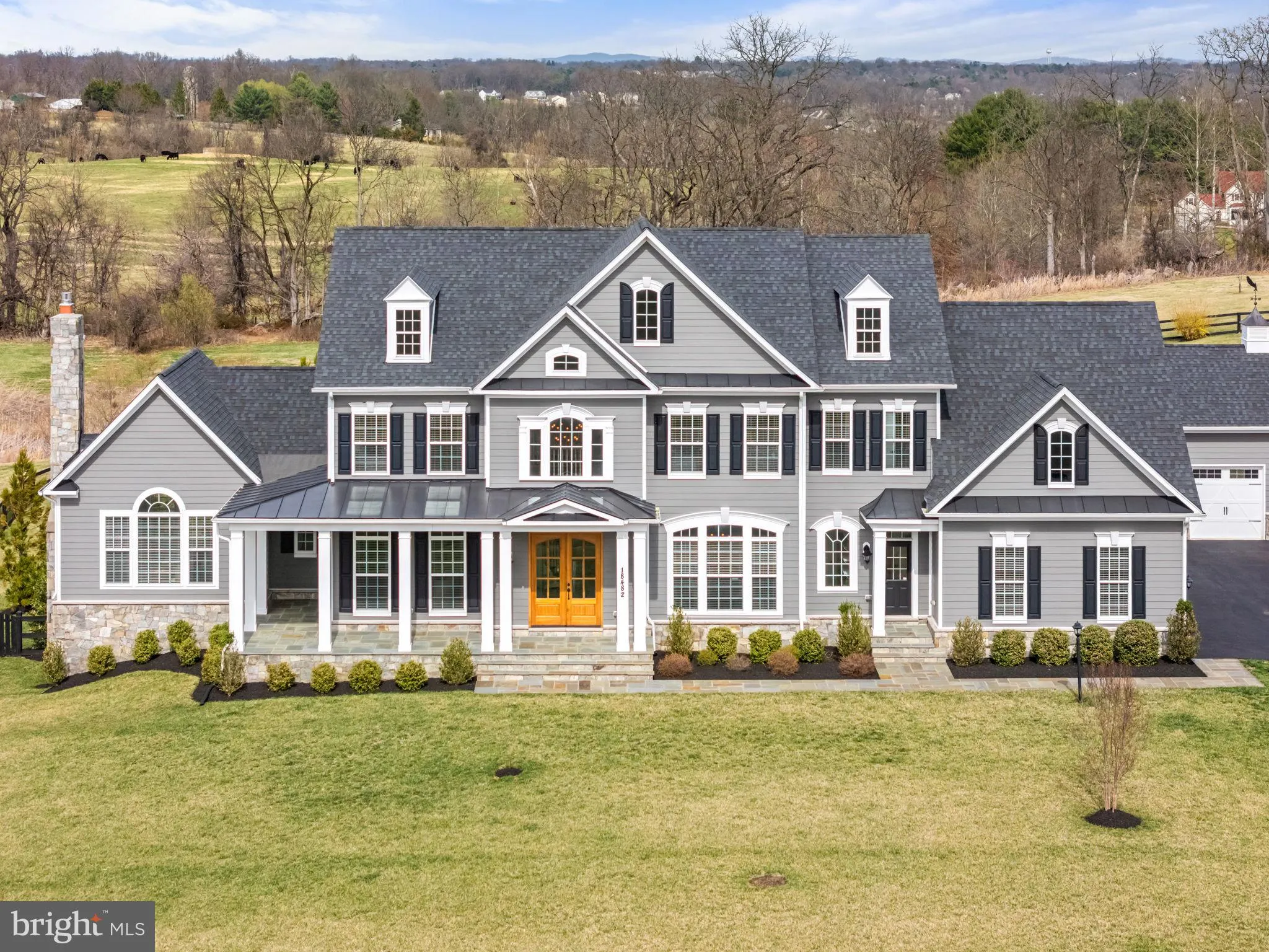 Purcellville, Virginia 20132, United States, 5 Bedrooms Bedrooms, ,6 BathroomsBathrooms,Residential,Active,94059