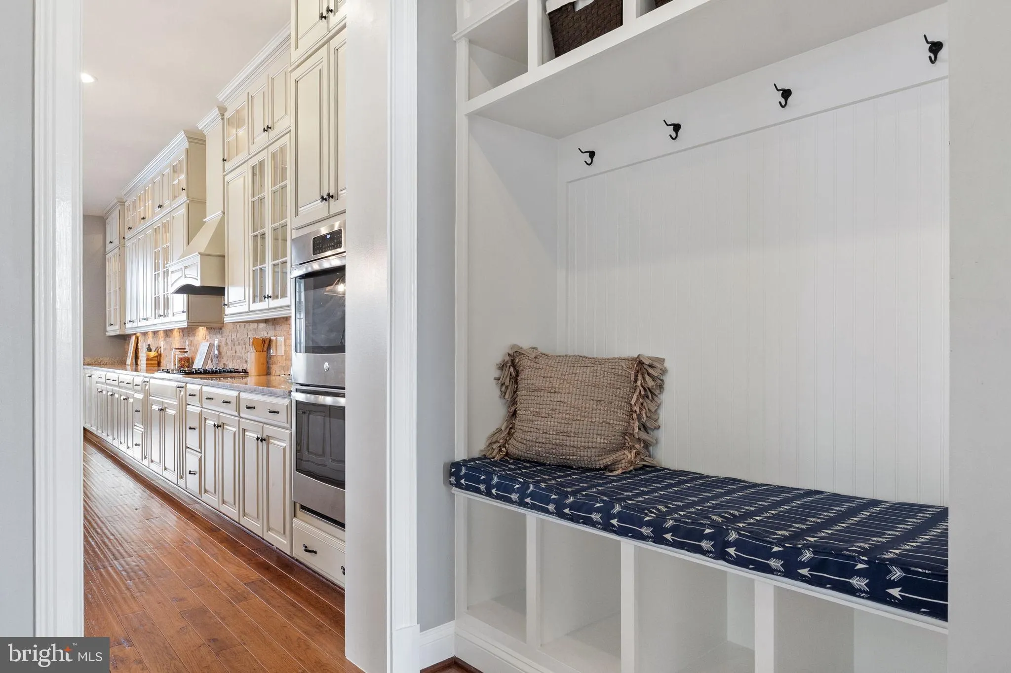 Purcellville, Virginia 20132, United States, 5 Bedrooms Bedrooms, ,6 BathroomsBathrooms,Residential,Active,94059