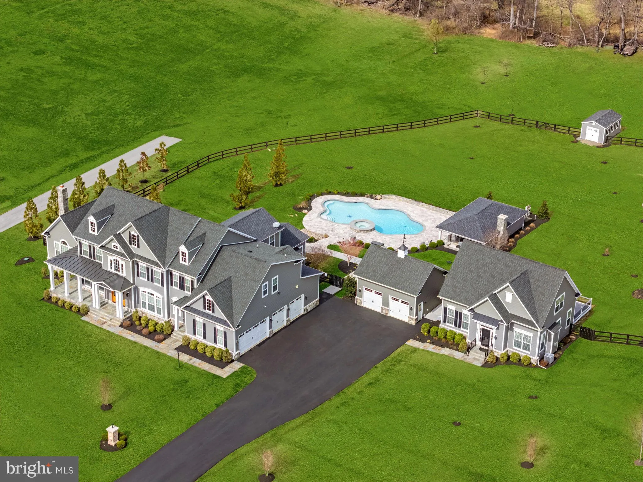 Purcellville, Virginia 20132, United States, 5 Bedrooms Bedrooms, ,6 BathroomsBathrooms,Residential,Active,94059