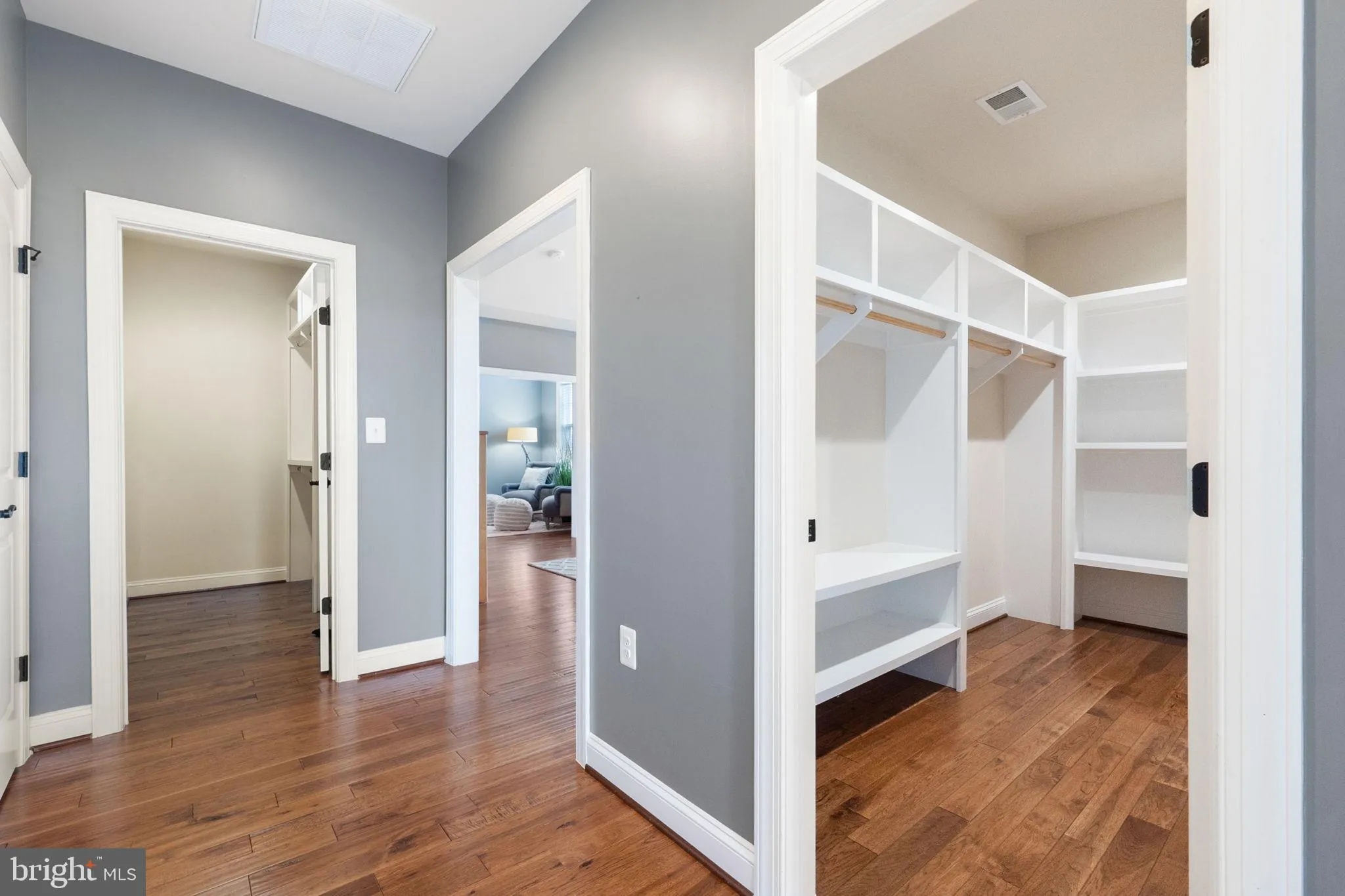 Purcellville, Virginia 20132, United States, 5 Bedrooms Bedrooms, ,6 BathroomsBathrooms,Residential,Active,94059