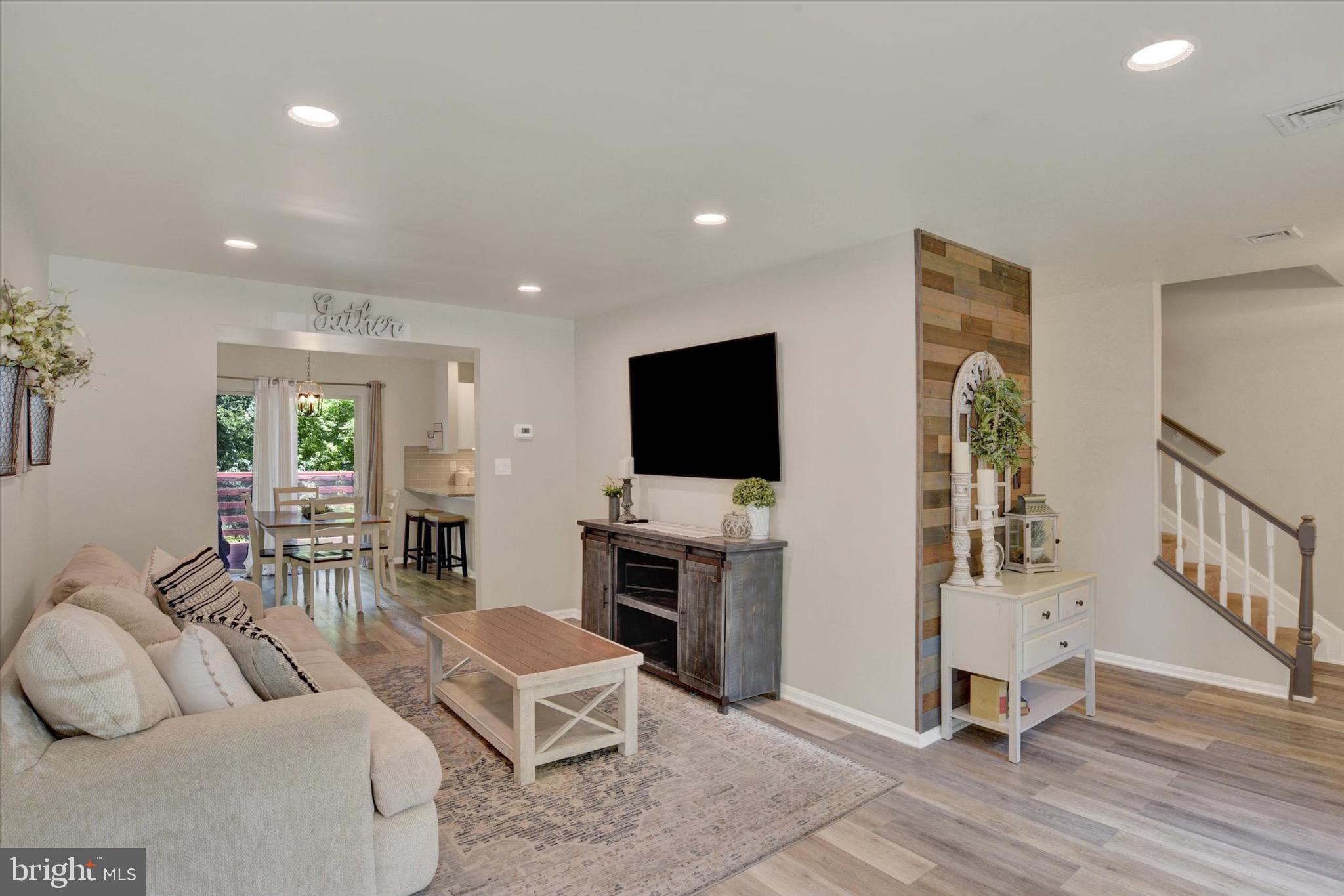 1487 OLDE OAK COURT